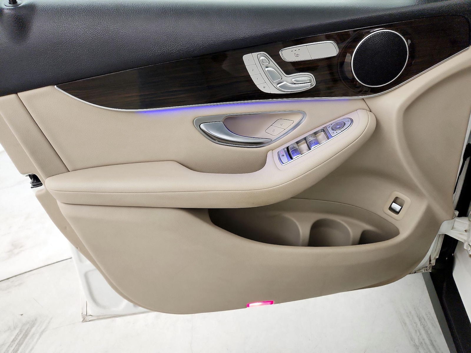 2021 Mercedes-Benz GLC GLC300 - Photo 11