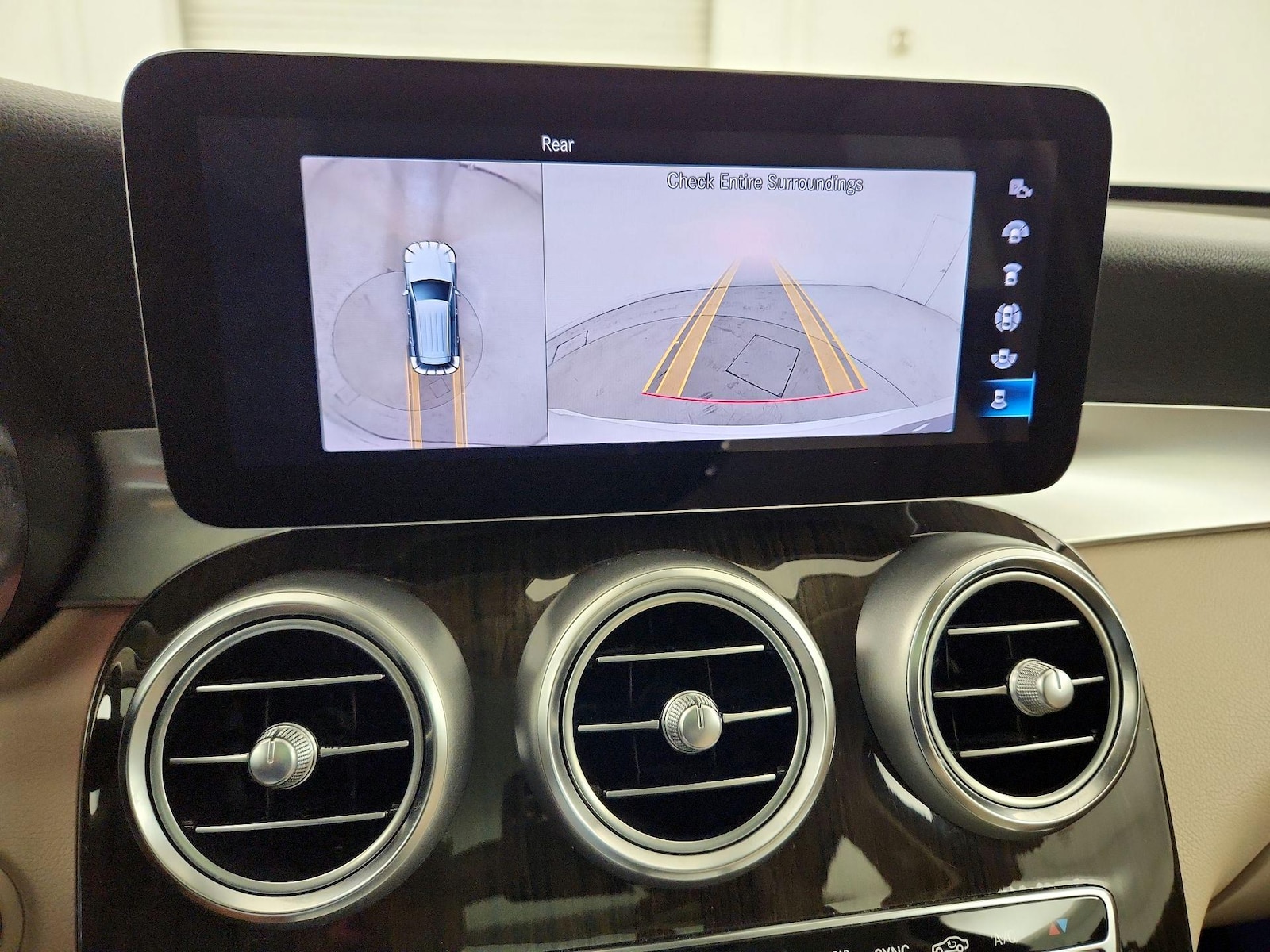 2021 Mercedes-Benz GLC GLC300 - Photo 14