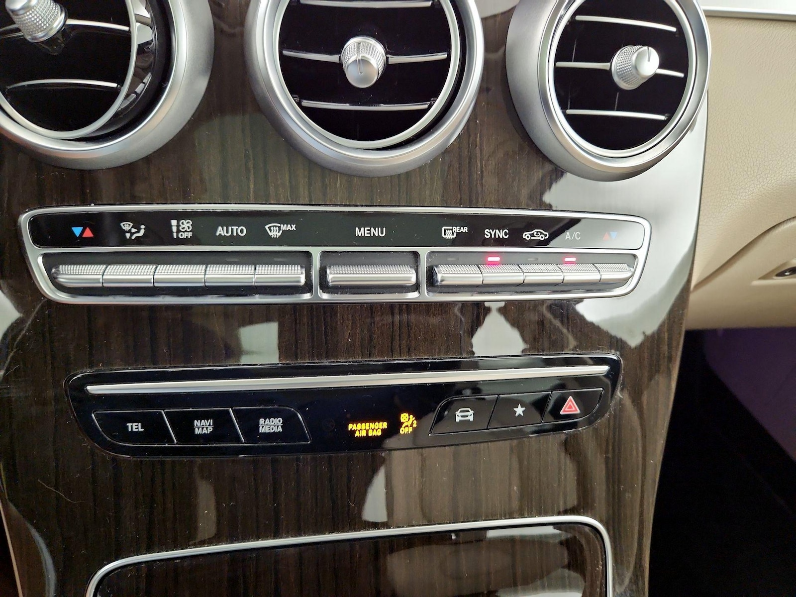 2021 Mercedes-Benz GLC GLC300 - Photo 16