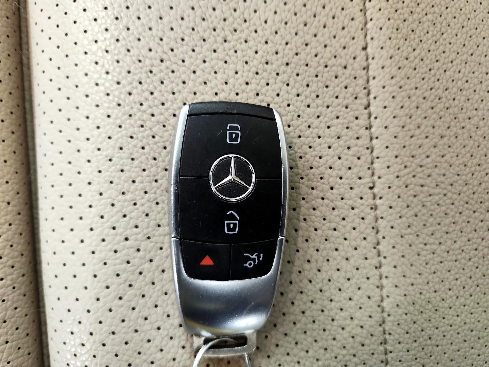 2021 Mercedes-Benz GLC GLC300 - Photo 24