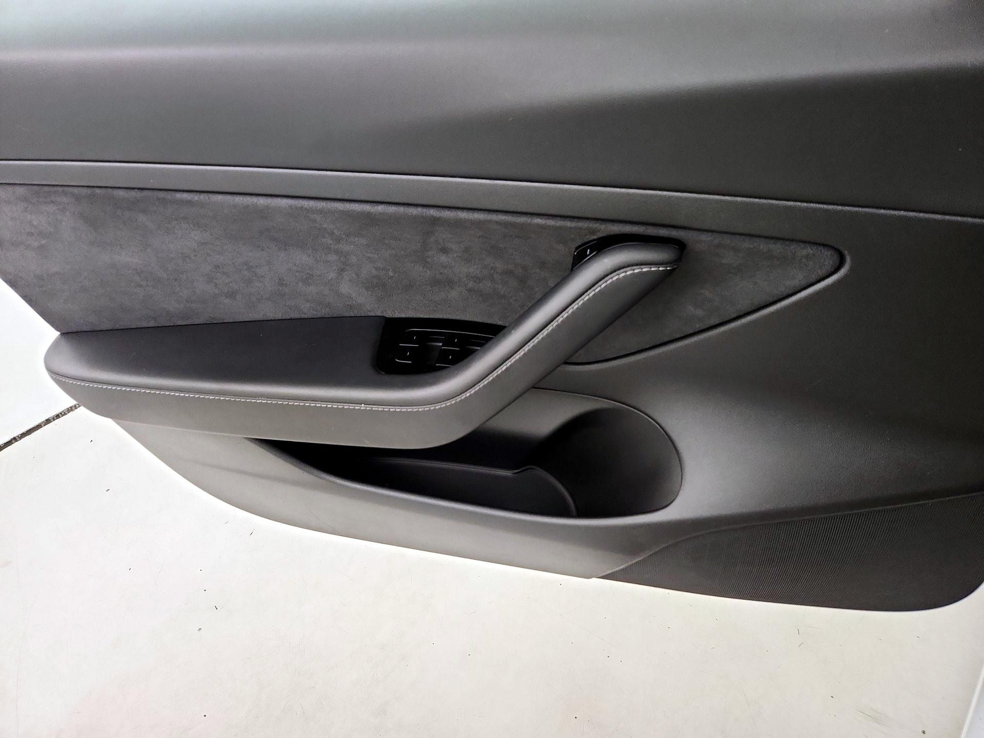 Thumbnail: 2020 Tesla Model 3 - 12