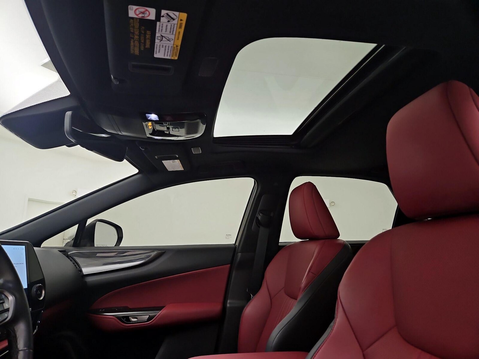 Sunroof(s) & Overhead Airbags