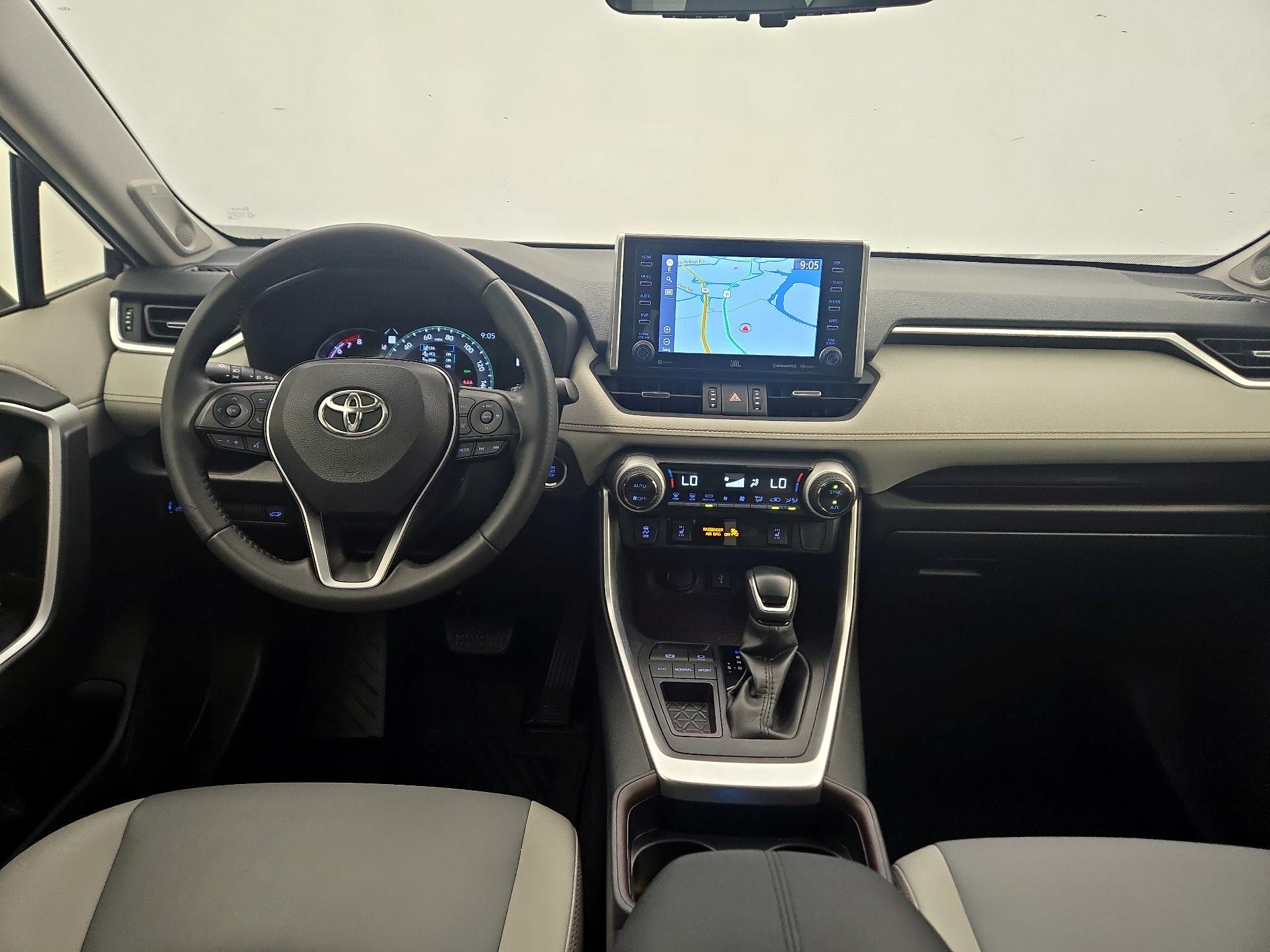 Thumbnail: 2021 Toyota RAV4 - 9