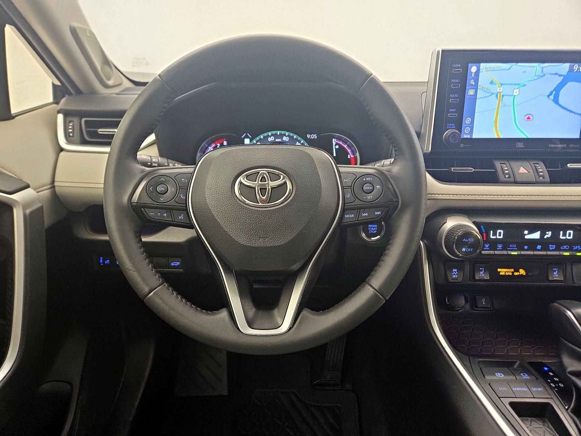 Thumbnail: 2021 Toyota RAV4 - 10