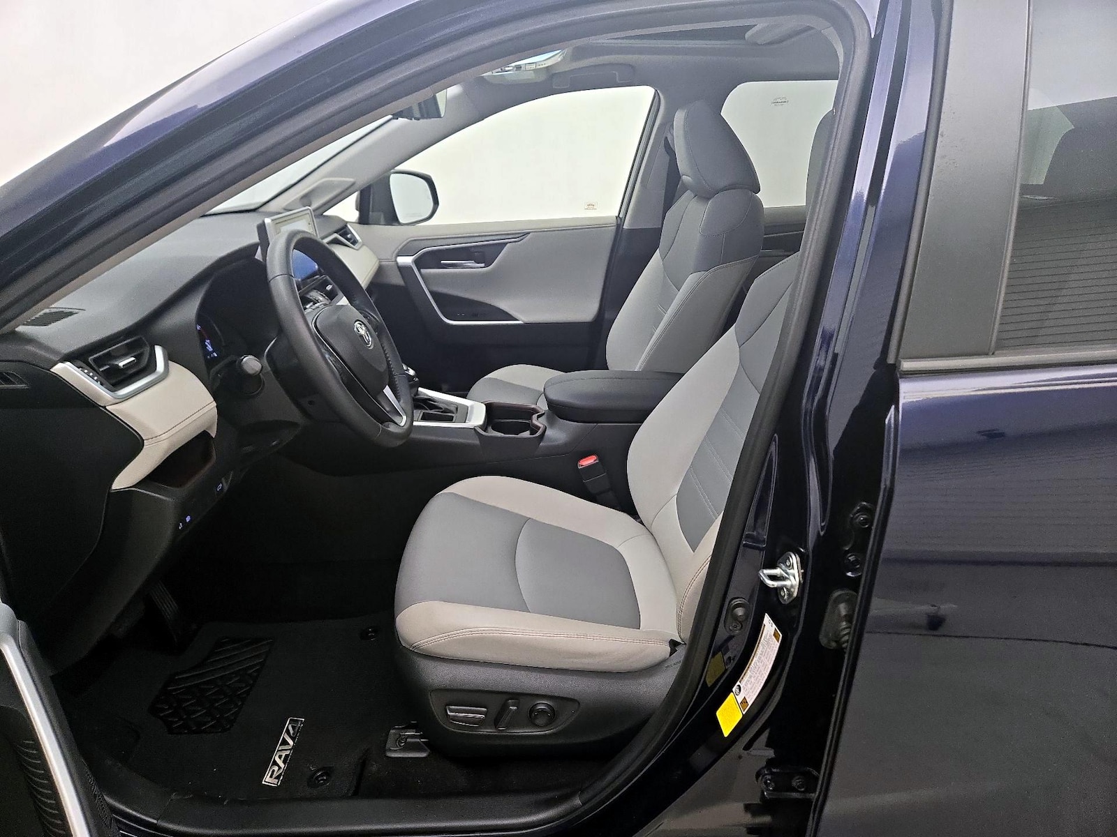 2021 Toyota RAV4 Limited - Photo 12