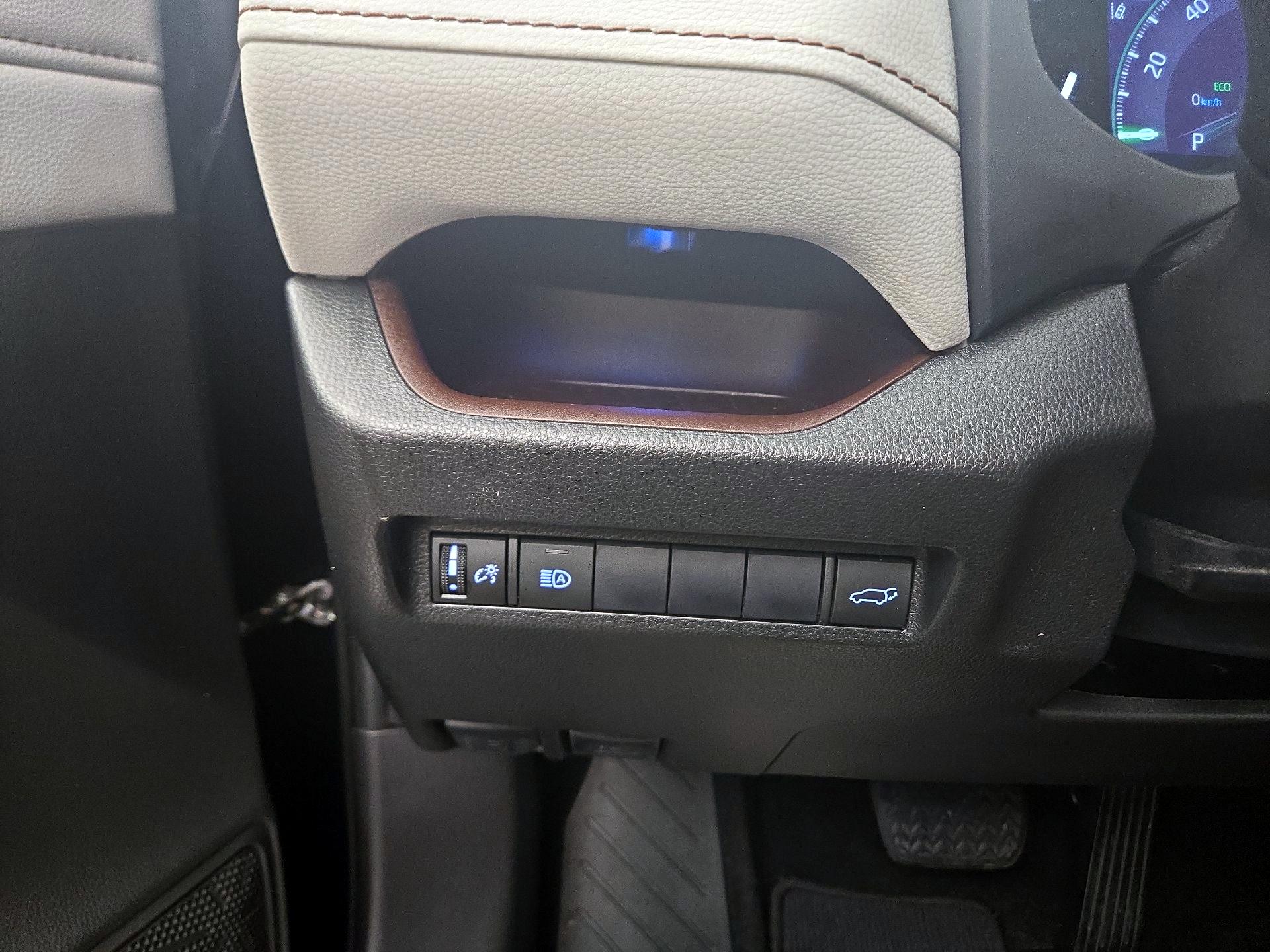 Thumbnail: 2021 Toyota RAV4 - 13