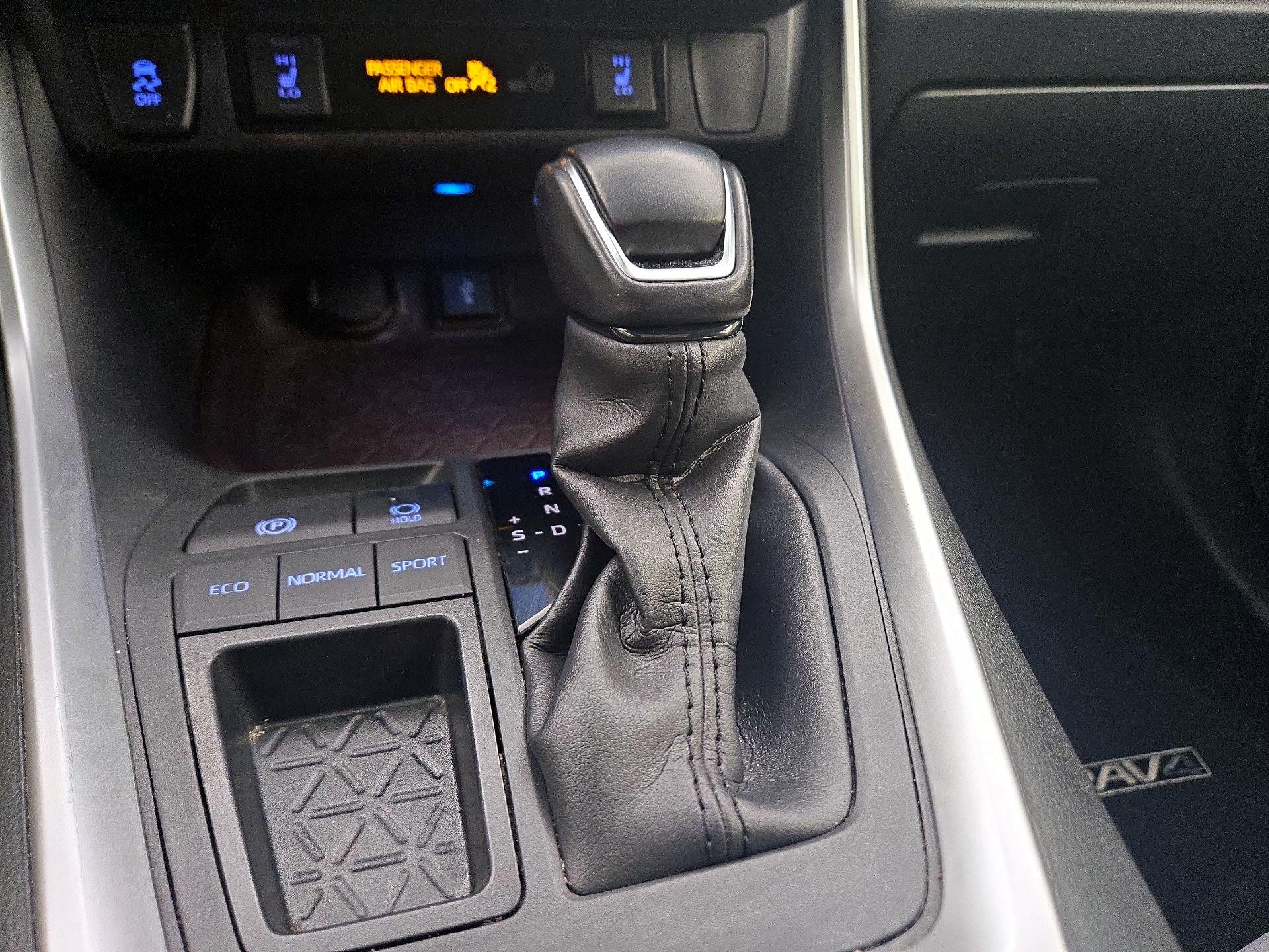 Thumbnail: 2021 Toyota RAV4 - 18