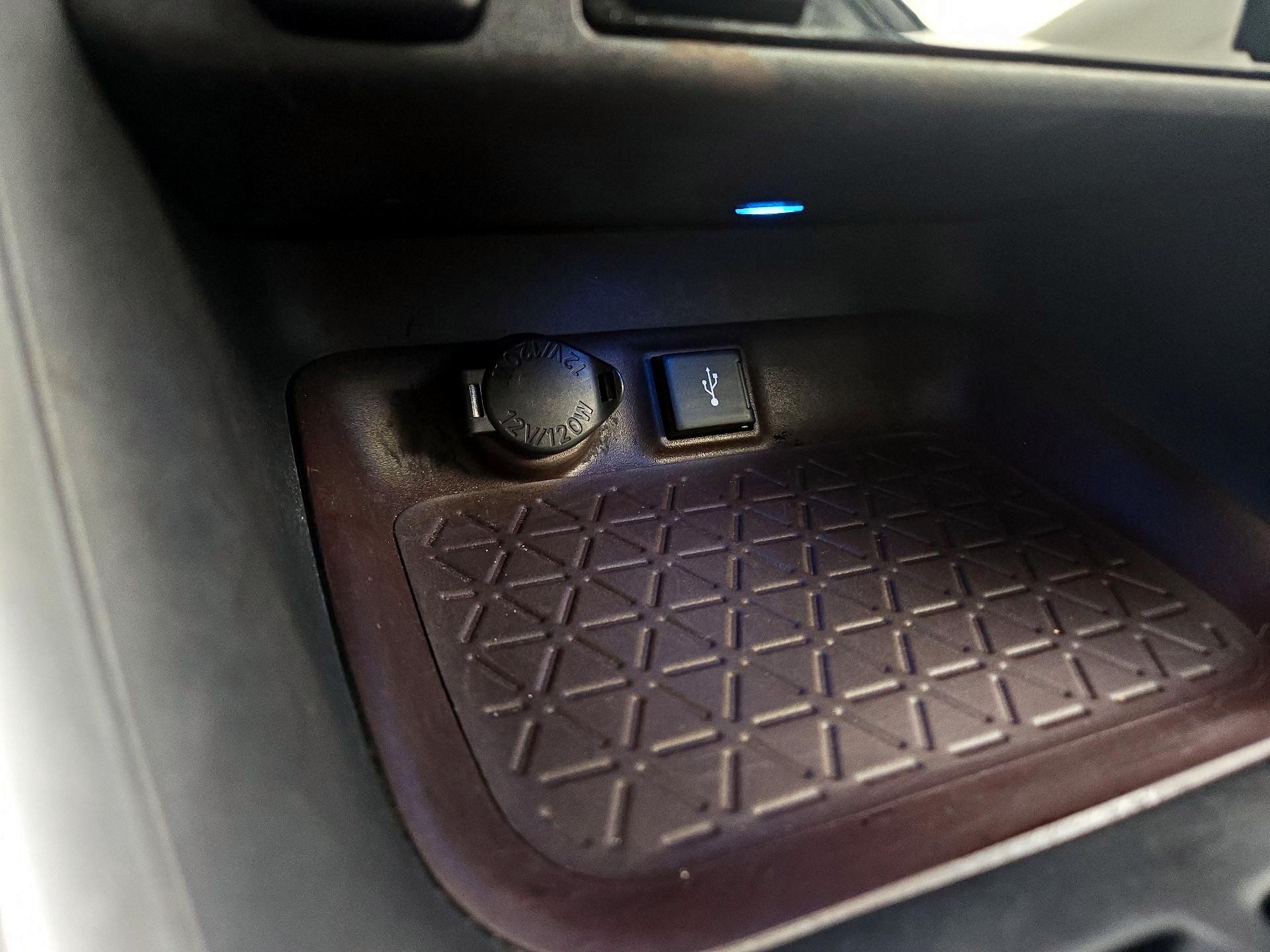 Thumbnail: 2021 Toyota RAV4 - 19
