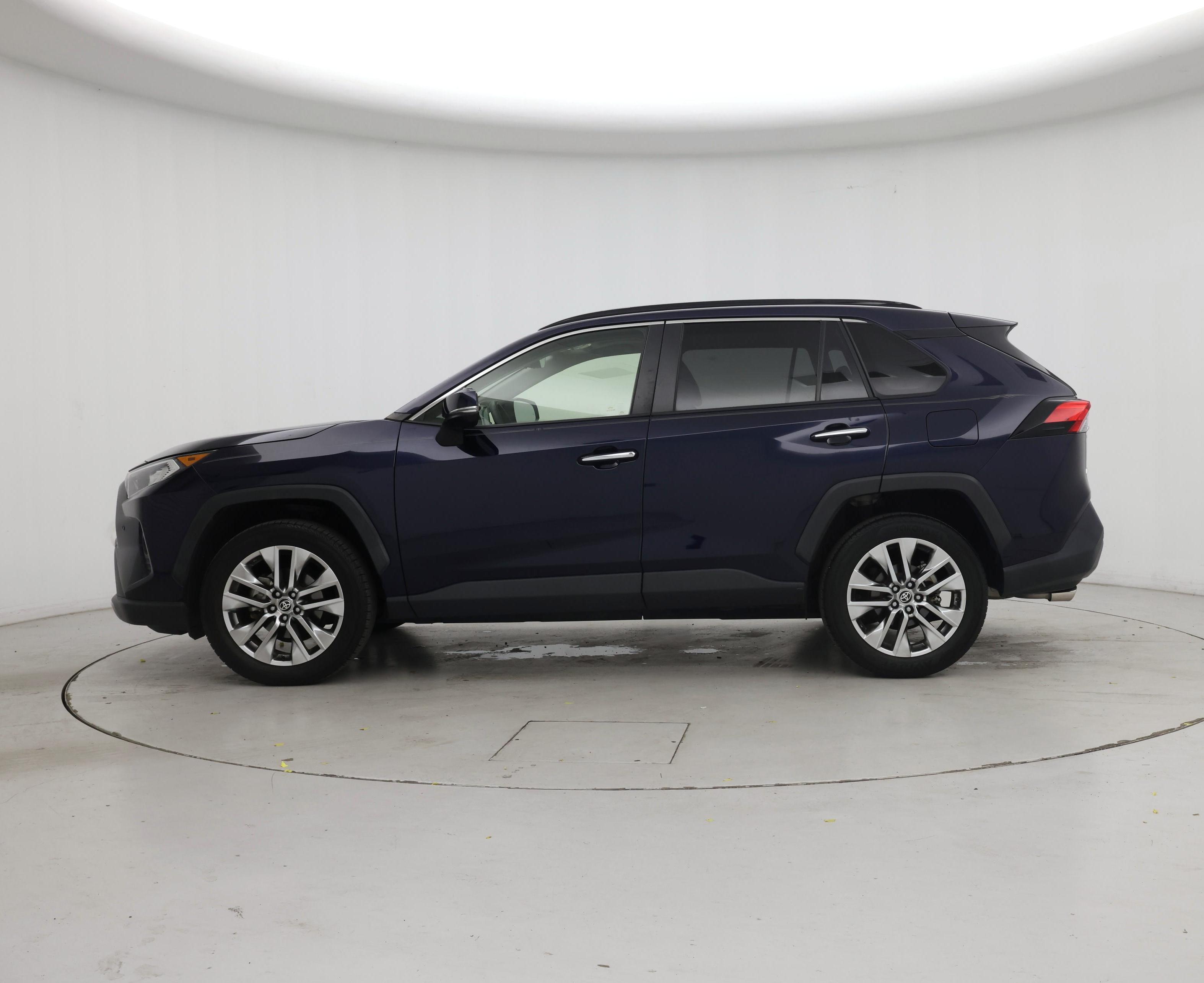 Thumbnail: 2021 Toyota RAV4 - 3