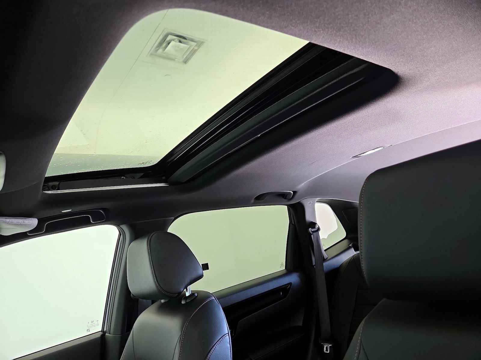 Sunroof(s) & Overhead Airbags