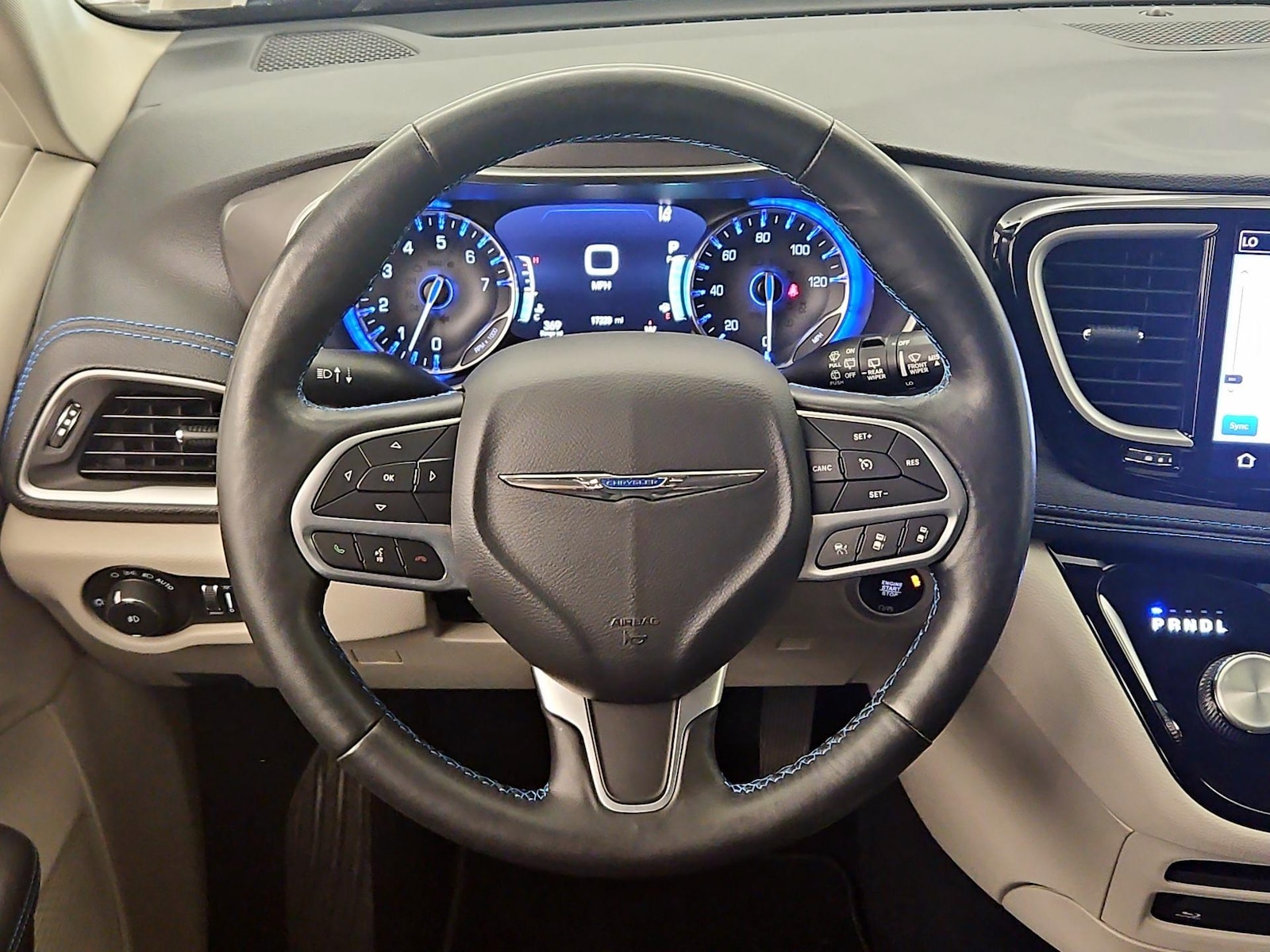 2021 Chrysler Pacifica Touring L - Photo 11