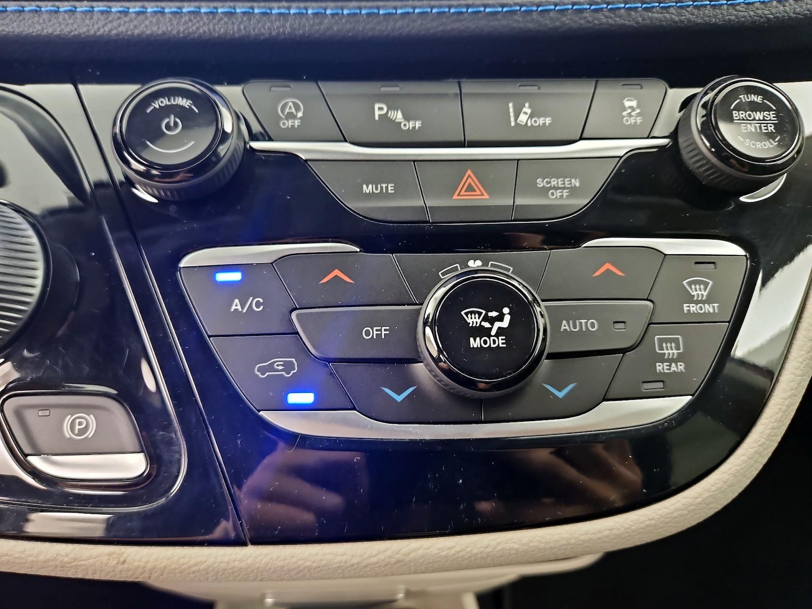 2021 Chrysler Pacifica Touring L - Photo 17