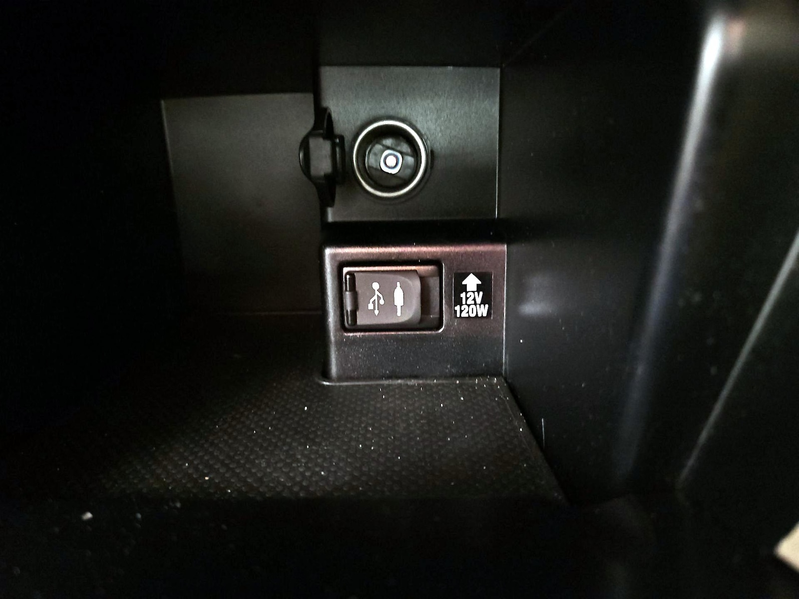 2014 Toyota Camry L - Photo 19