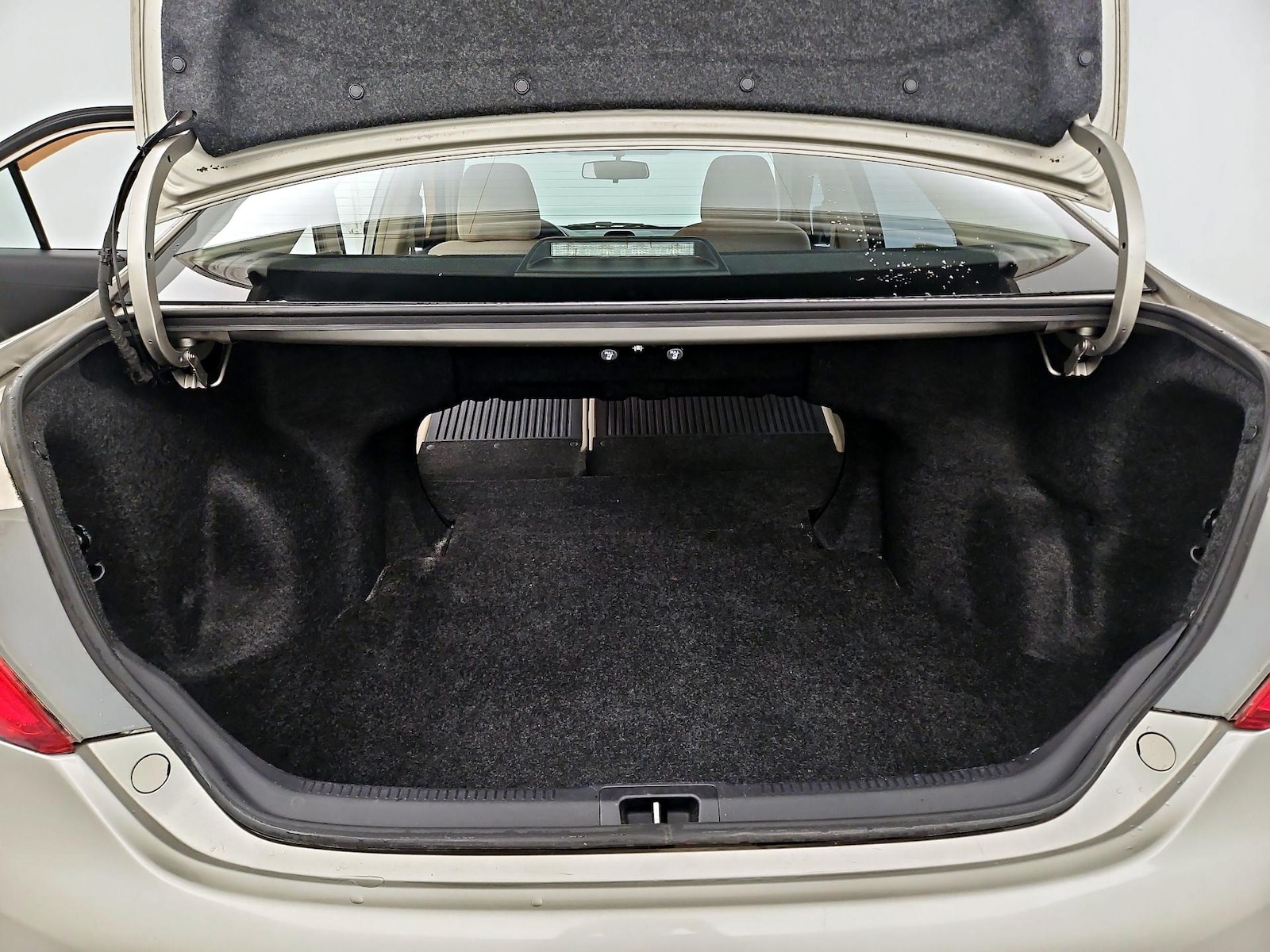 2014 Toyota Camry L - Photo 22