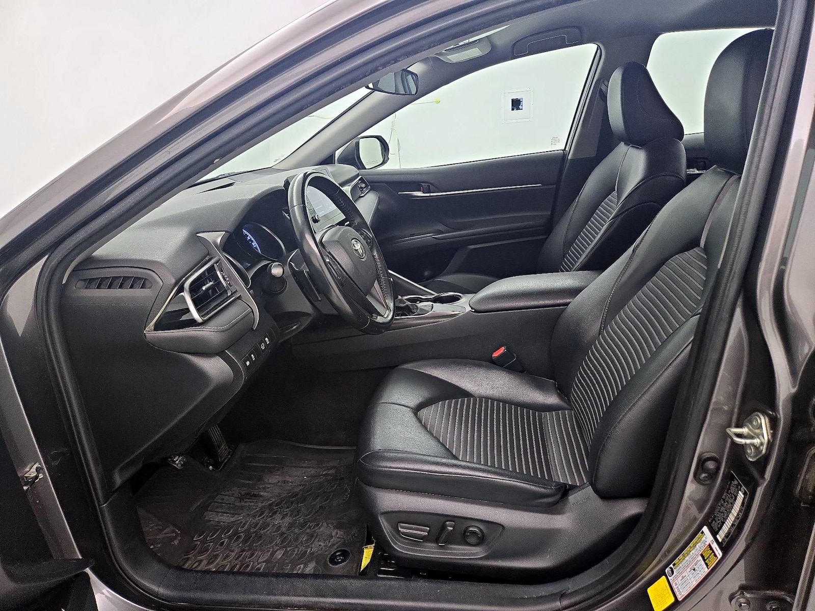 Power Seat(s) & Side Airbags
