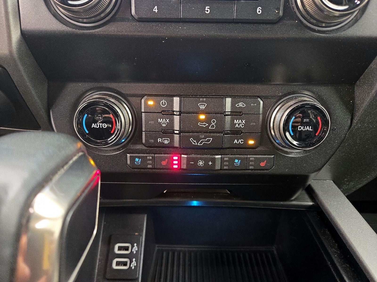 2019 Ford F-150 Raptor - Photo 18