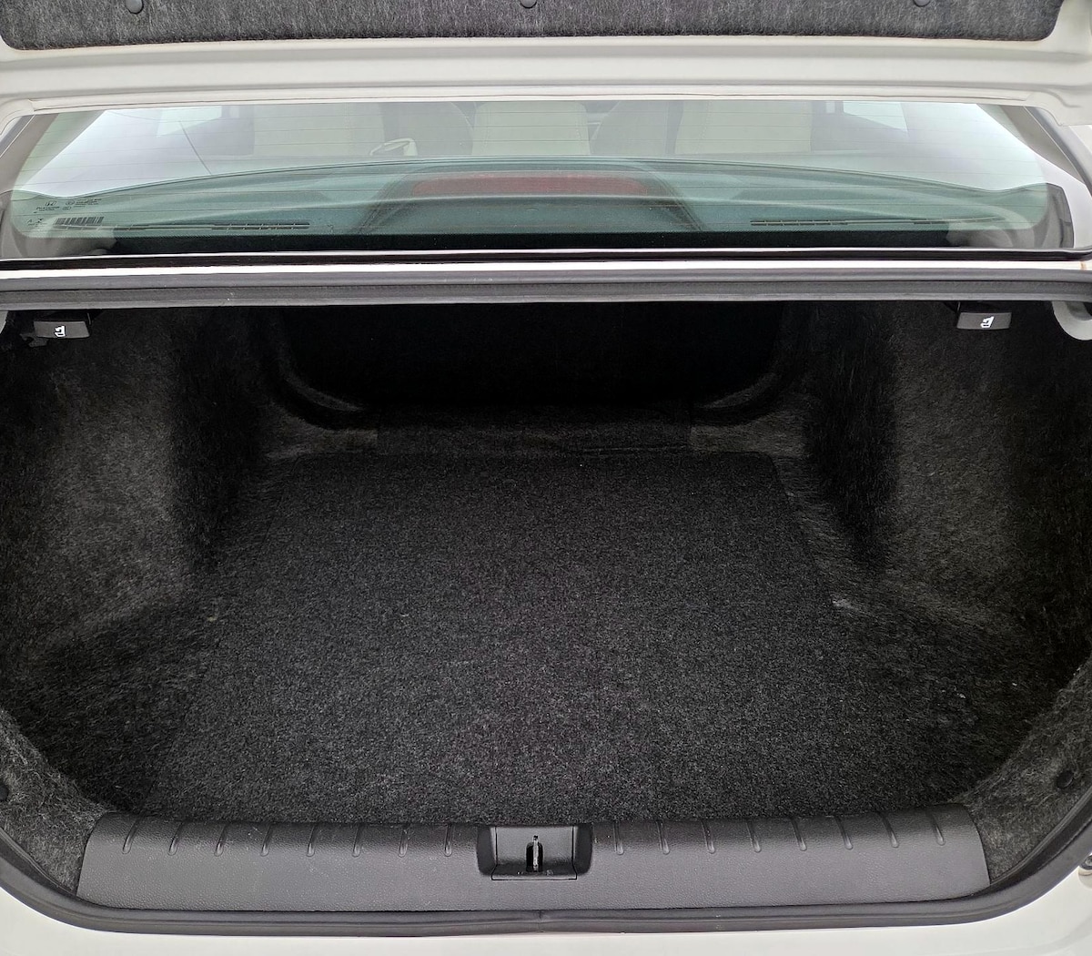 Trunk/Cargo (Seats Up)
