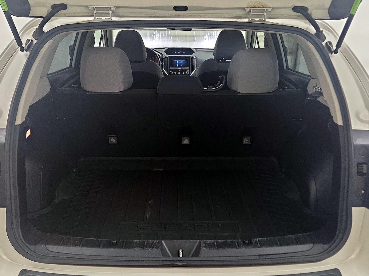 Trunk/Cargo (Seats Up)