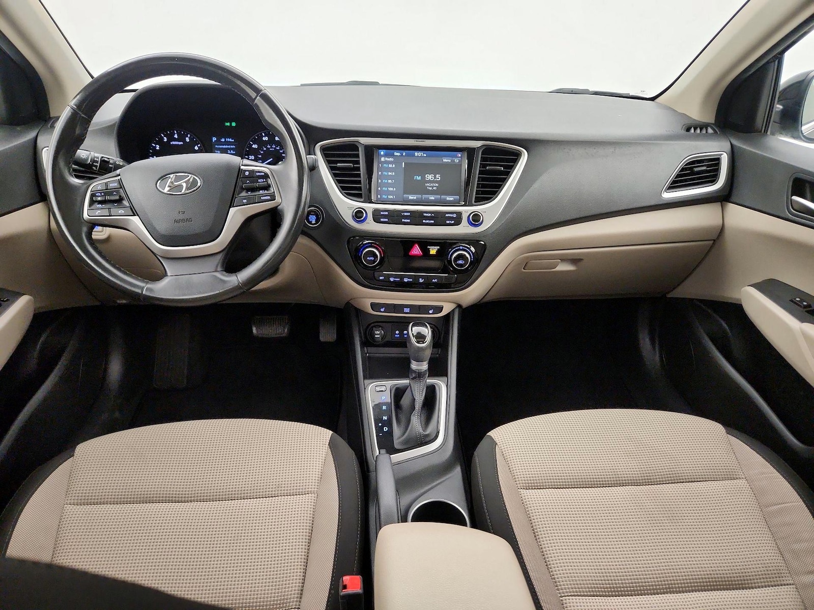 2022 Hyundai Accent Limited - Photo 10
