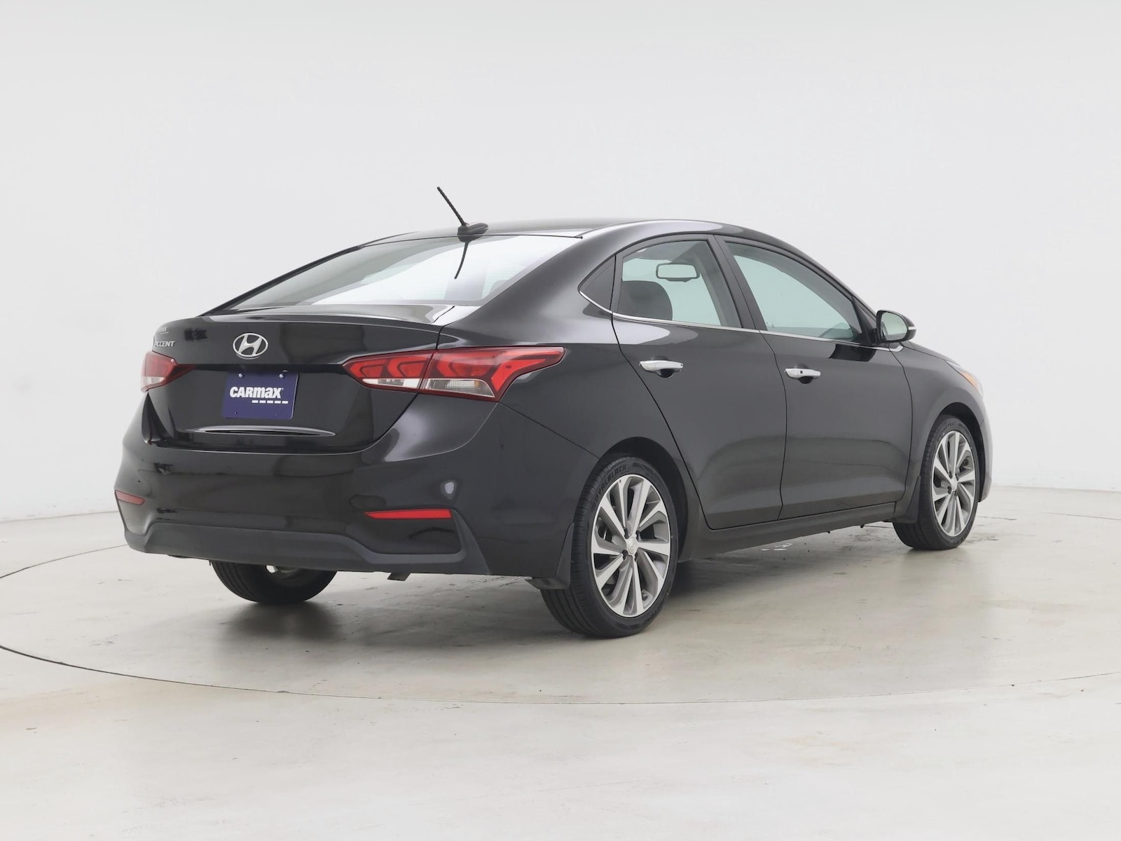2022 Hyundai Accent Limited - Photo 9