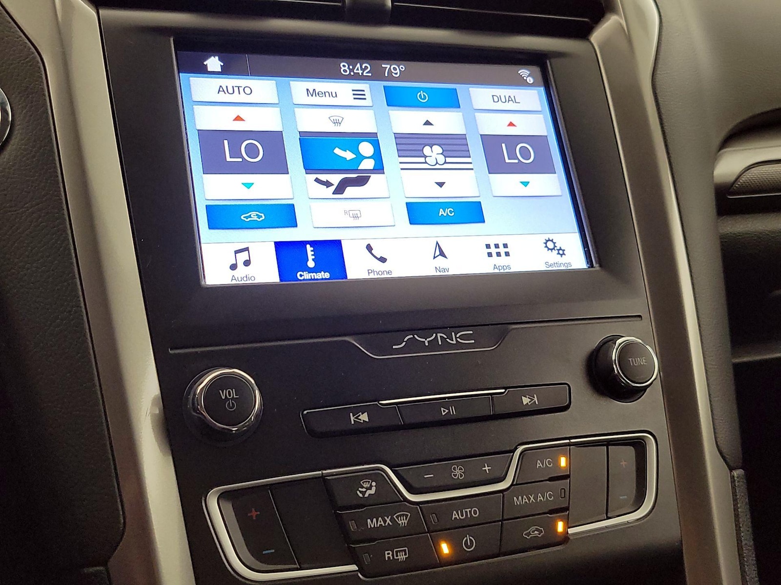2019 Ford Fusion SE - Photo 18