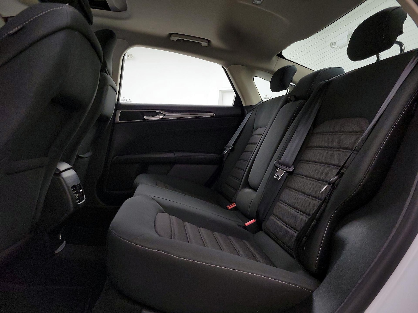 2019 Ford Fusion SE - Photo 22