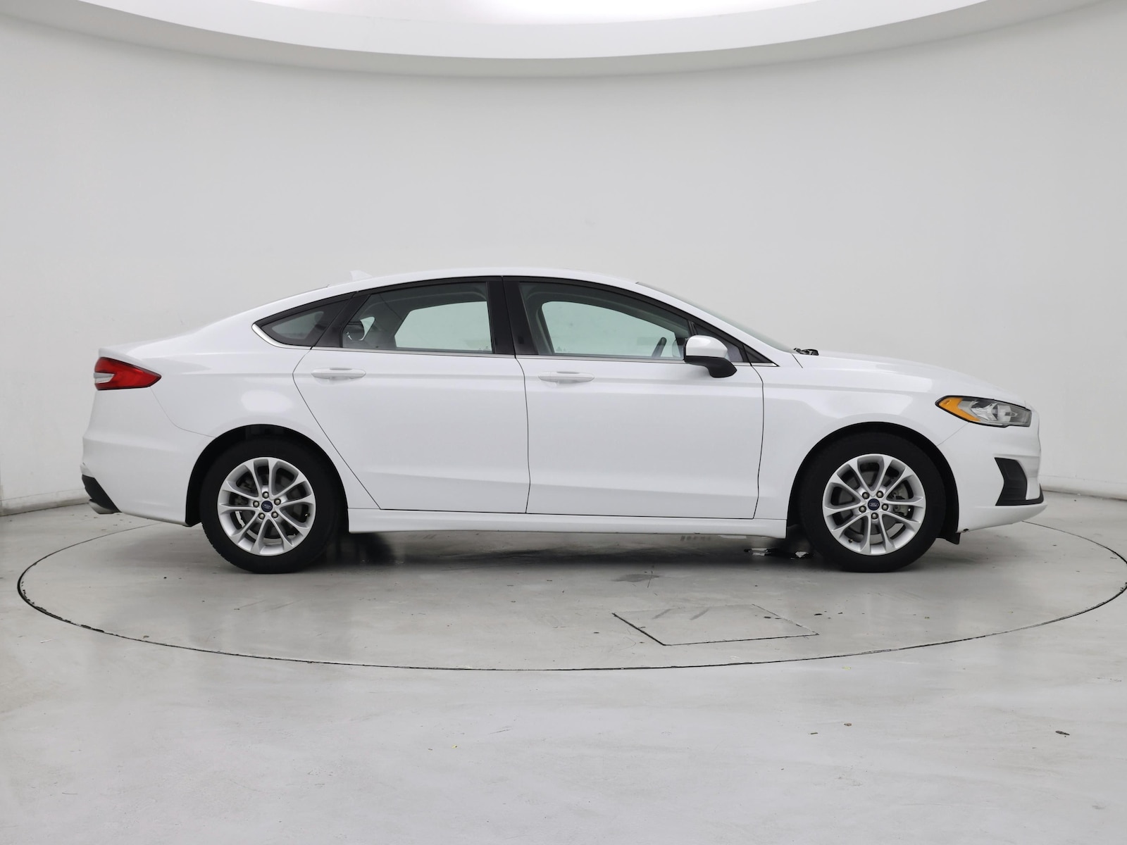 2019 Ford Fusion SE - Photo 8