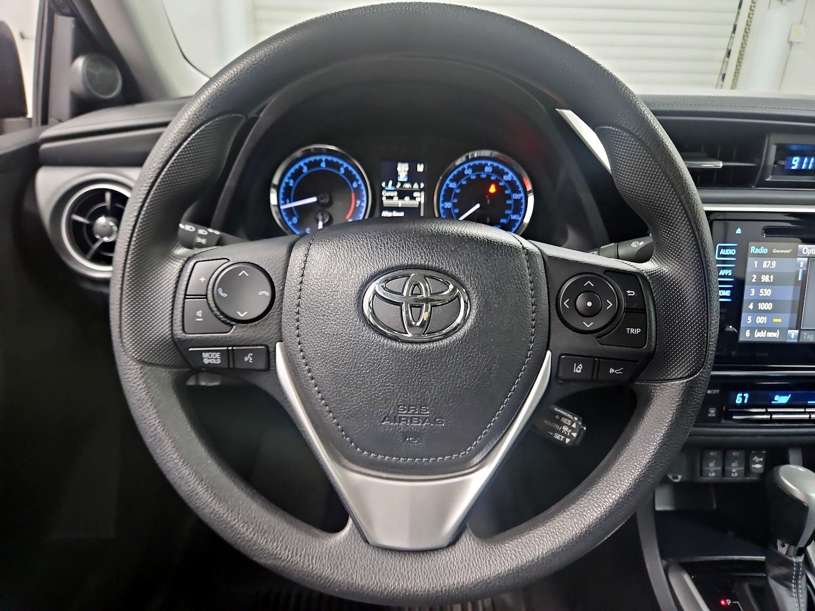 2017 Toyota Corolla XLE - Photo 11