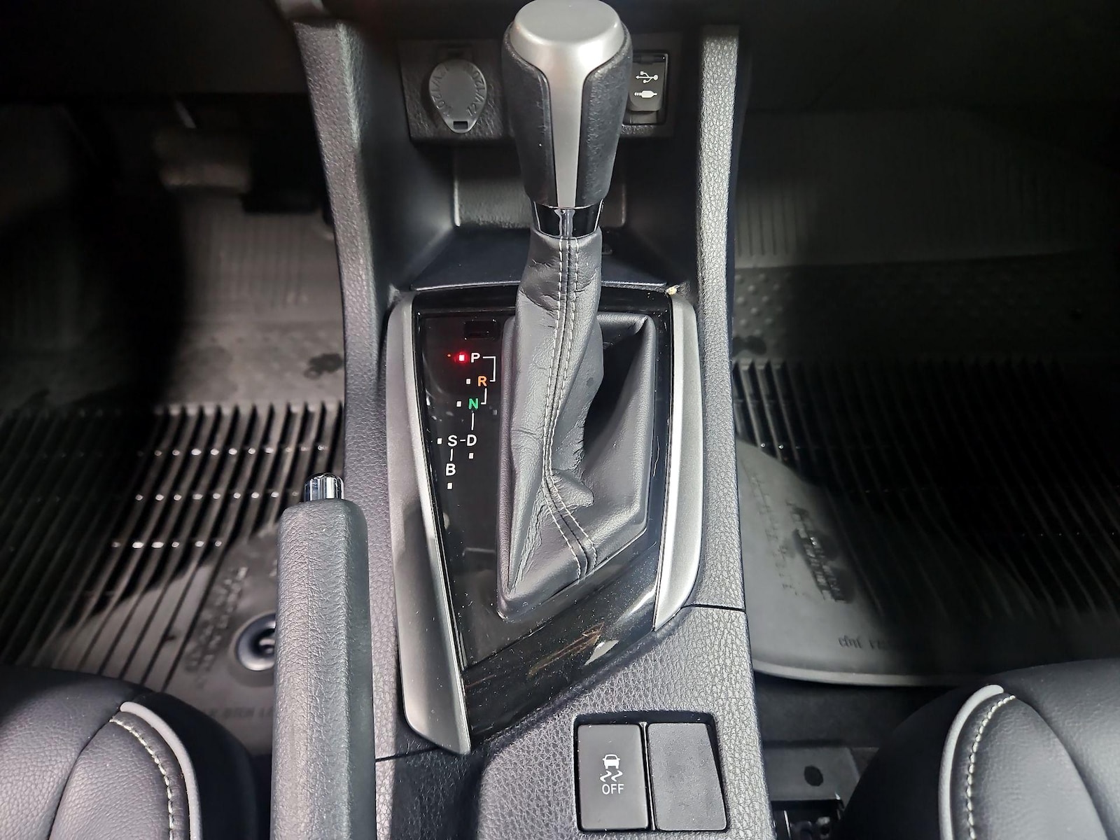 2017 Toyota Corolla XLE - Photo 18