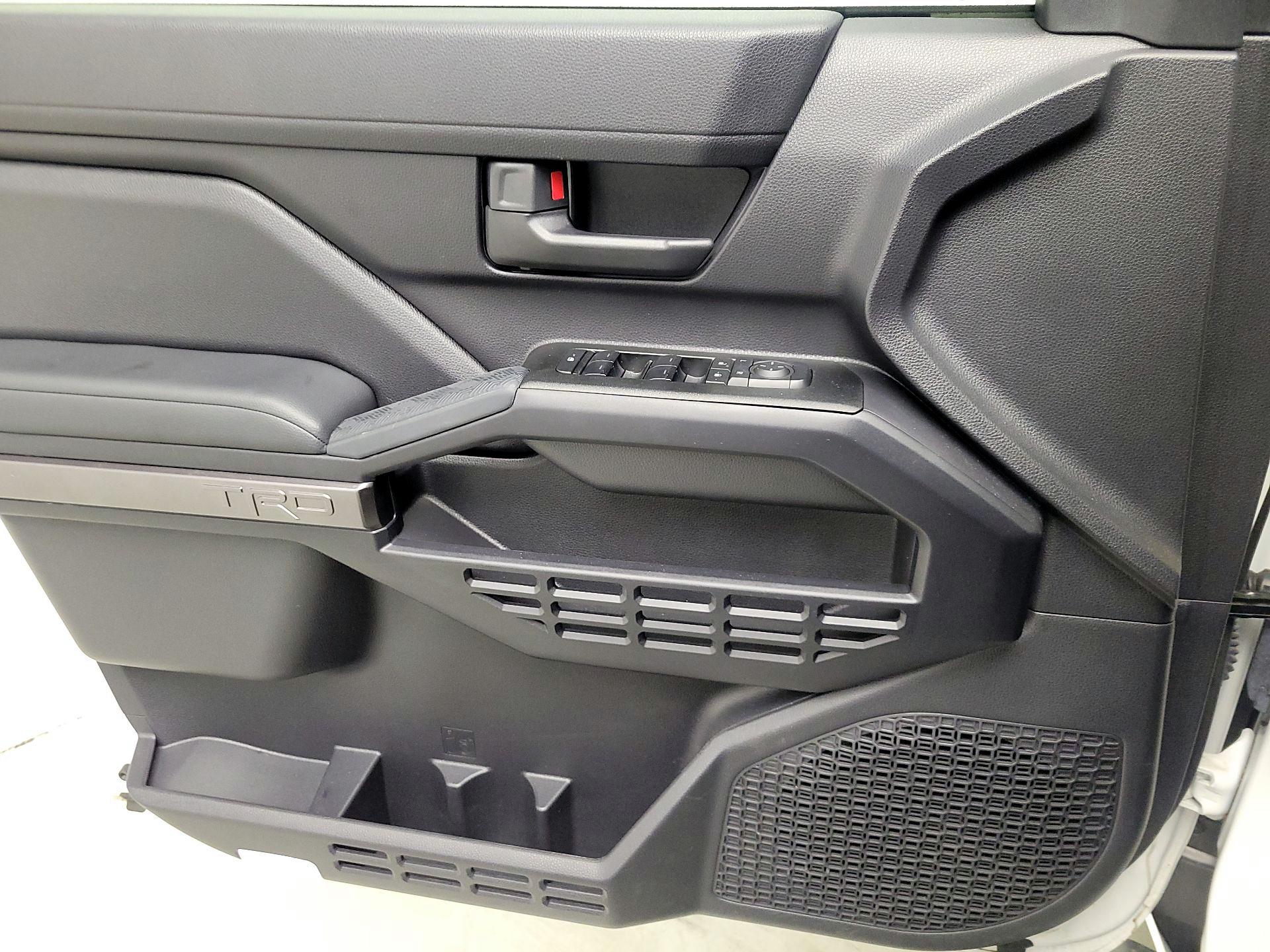 Thumbnail: 2025 Toyota 4Runner - 12