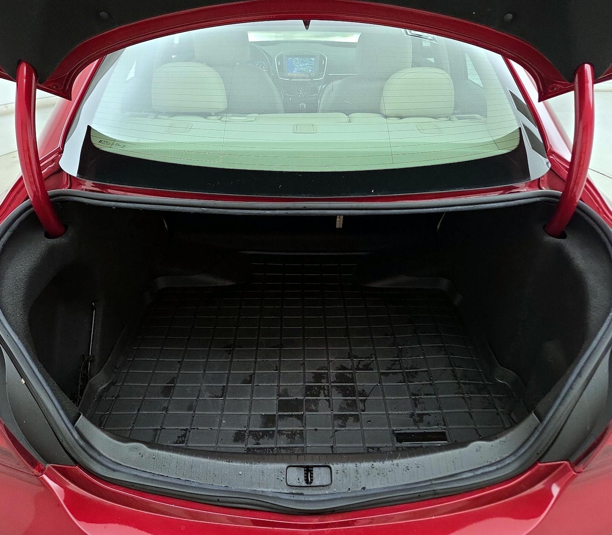 Trunk/Cargo (Seats Up)