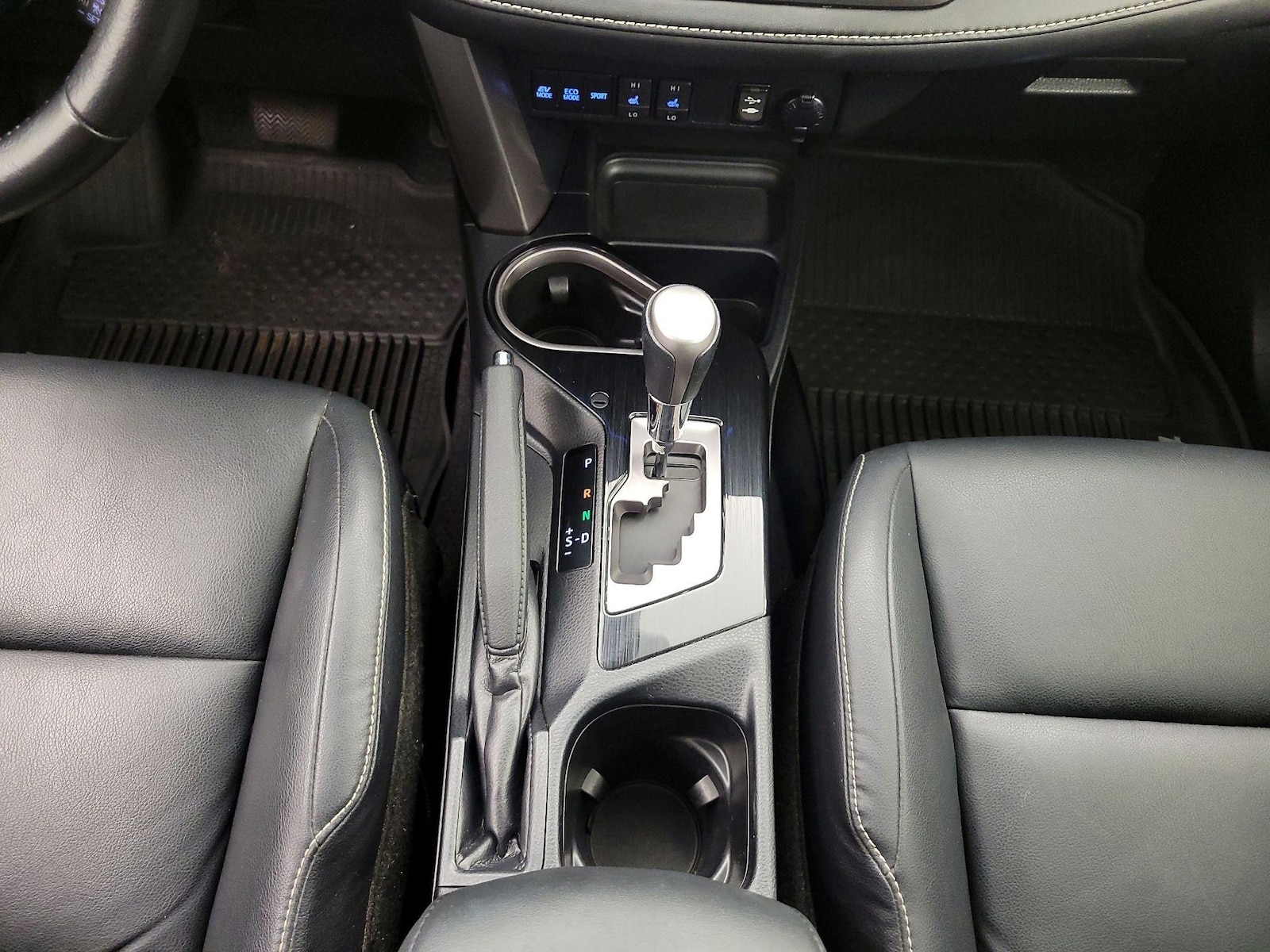 2017 Toyota RAV4 Limited - Photo 18