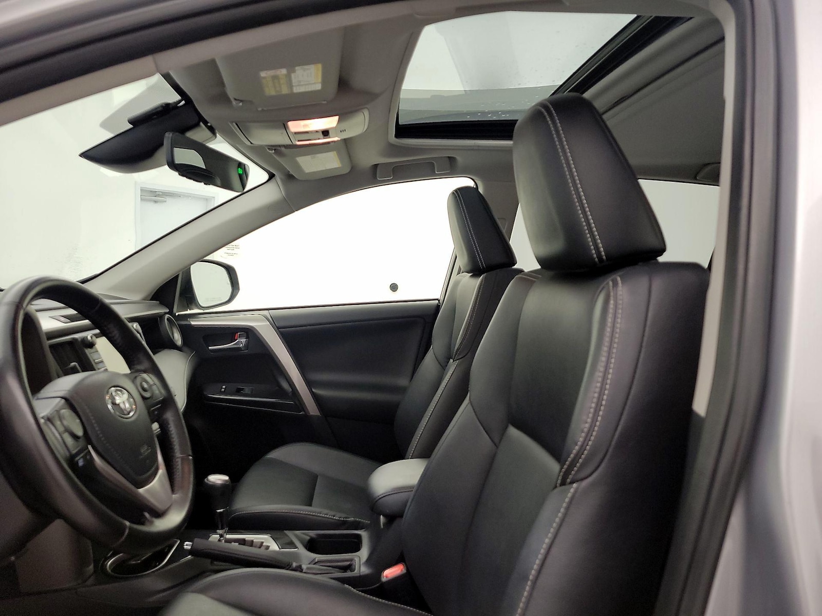 2017 Toyota RAV4 Limited - Photo 20