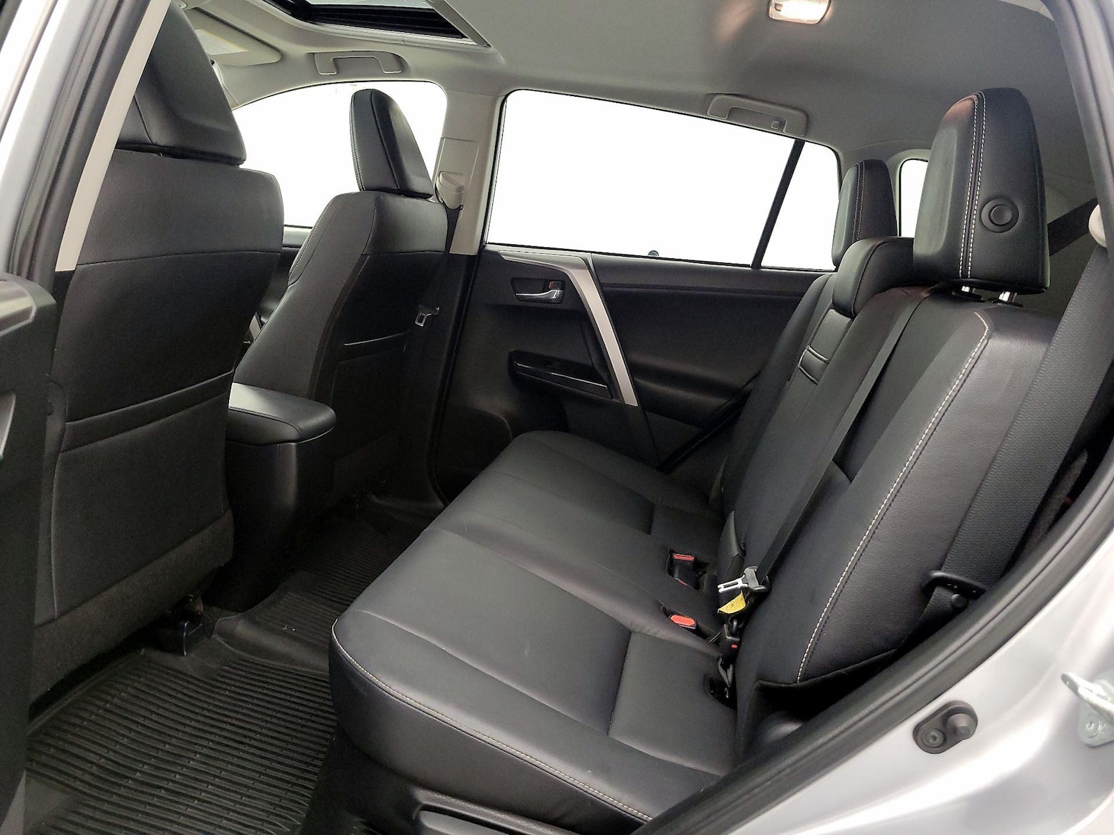 2017 Toyota RAV4 Limited - Photo 21