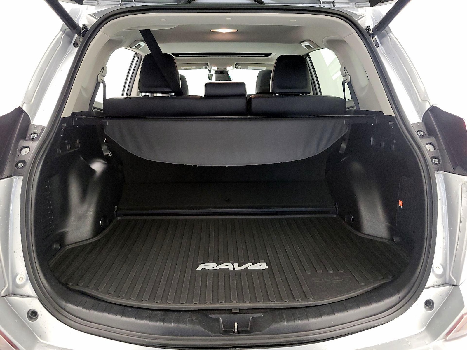 2017 Toyota RAV4 Limited - Photo 22