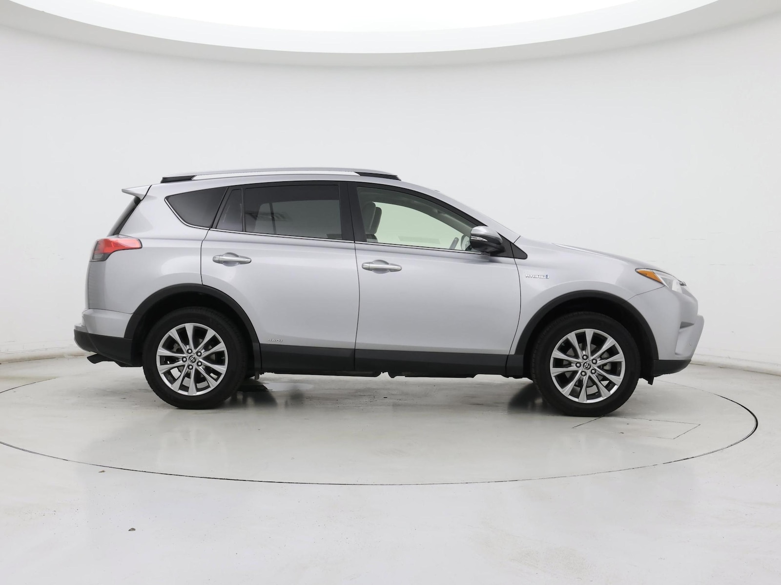 2017 Toyota RAV4 Limited - Photo 8