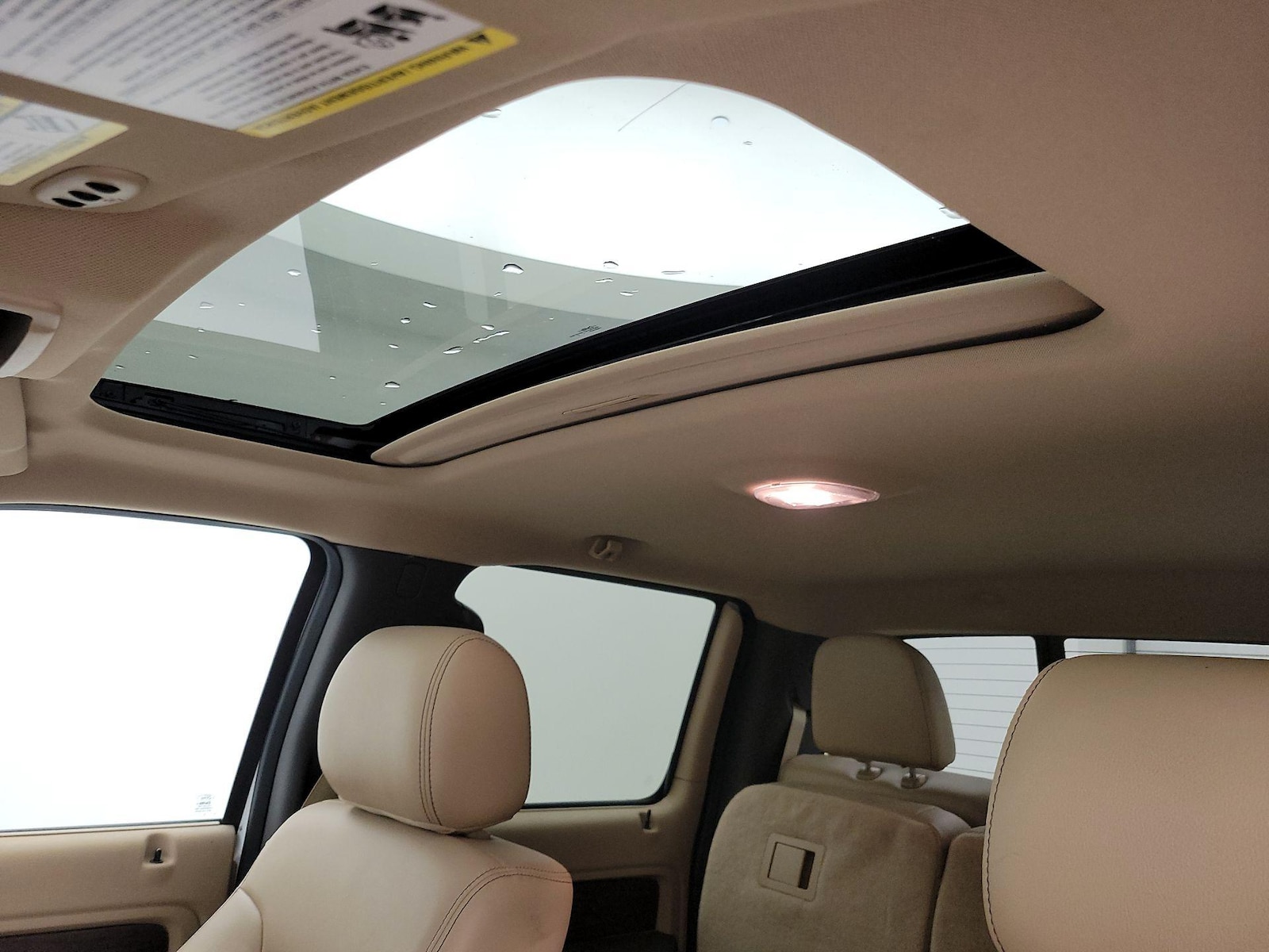 Sunroof(s) & Overhead Airbags