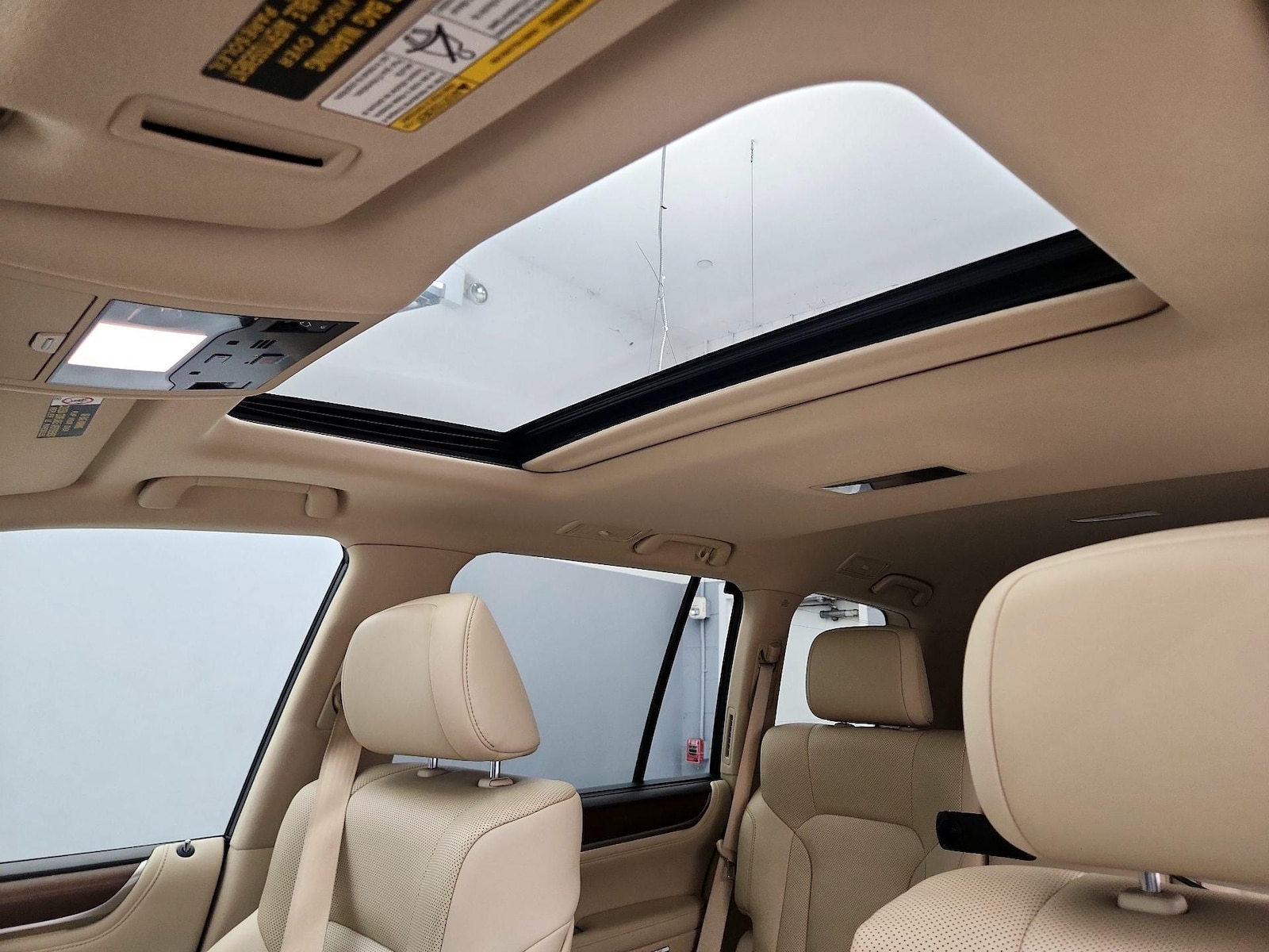 Sunroof(s) & Overhead Airbags