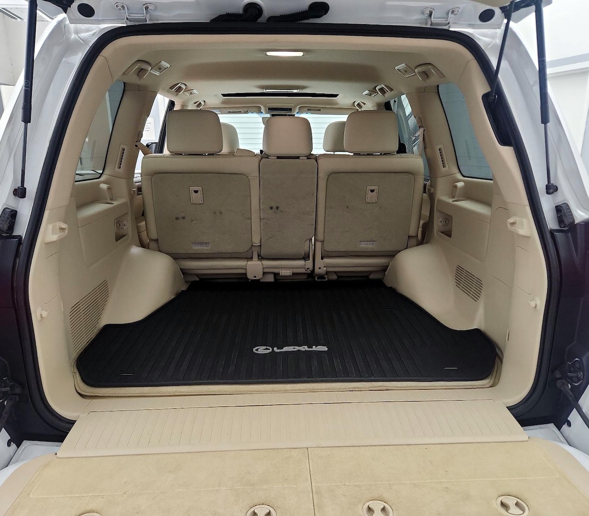 Trunk/Cargo (Seats Up)