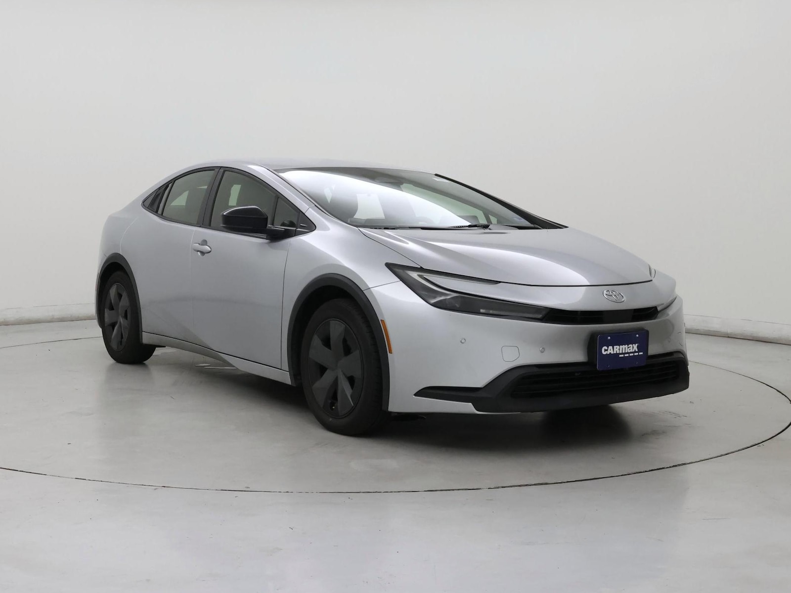 2023 Toyota Prius LE - Photo 2