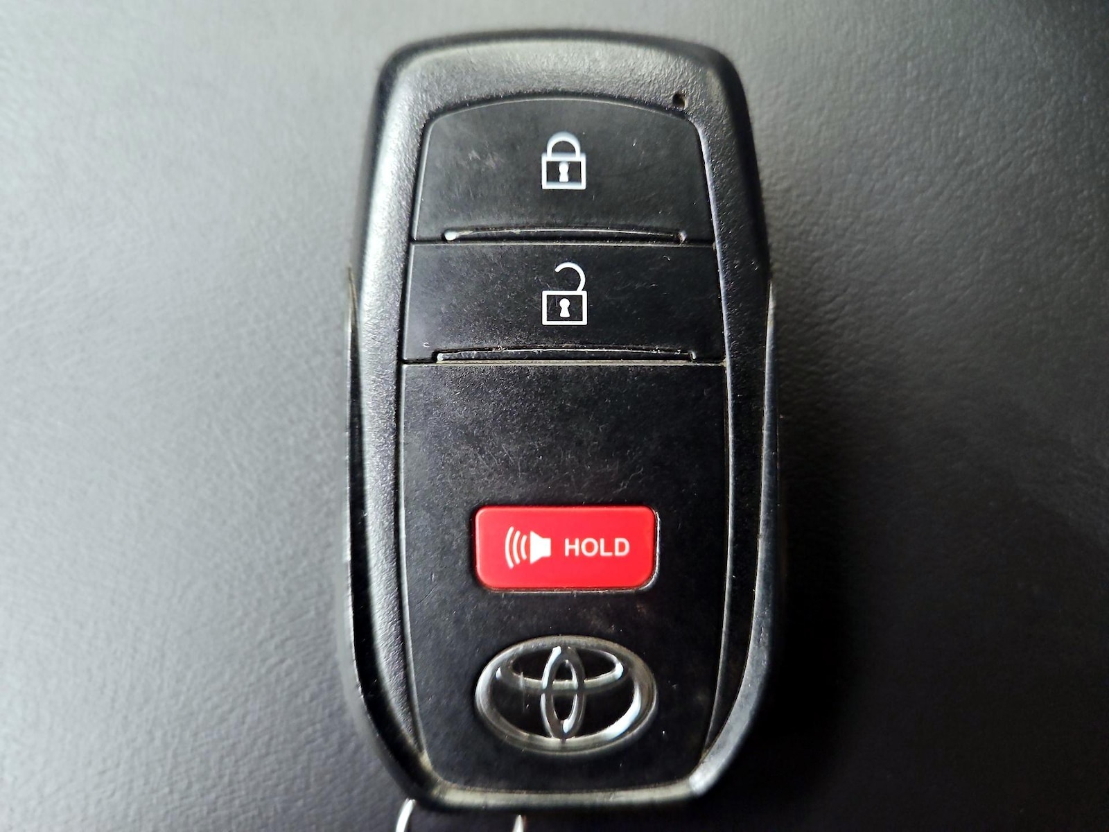 2023 Toyota Prius LE - Photo 23