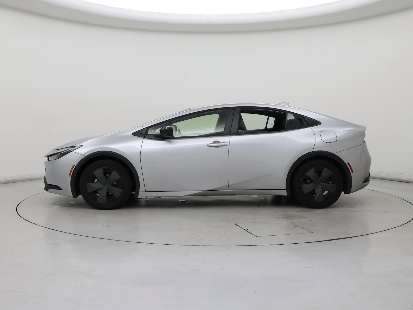 2023 Toyota Prius LE - Photo 4