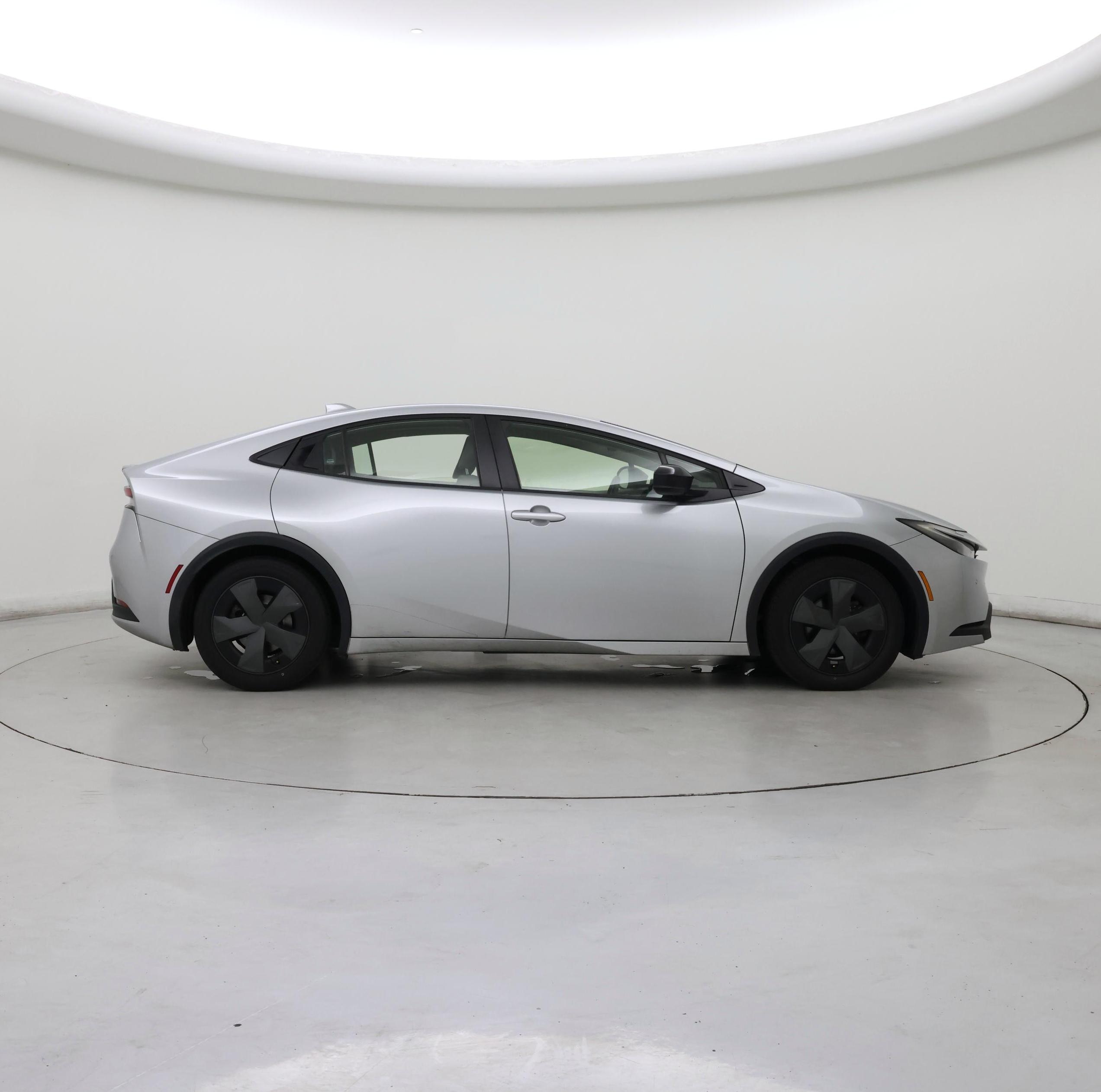 Thumbnail: 2023 Toyota Prius - 7