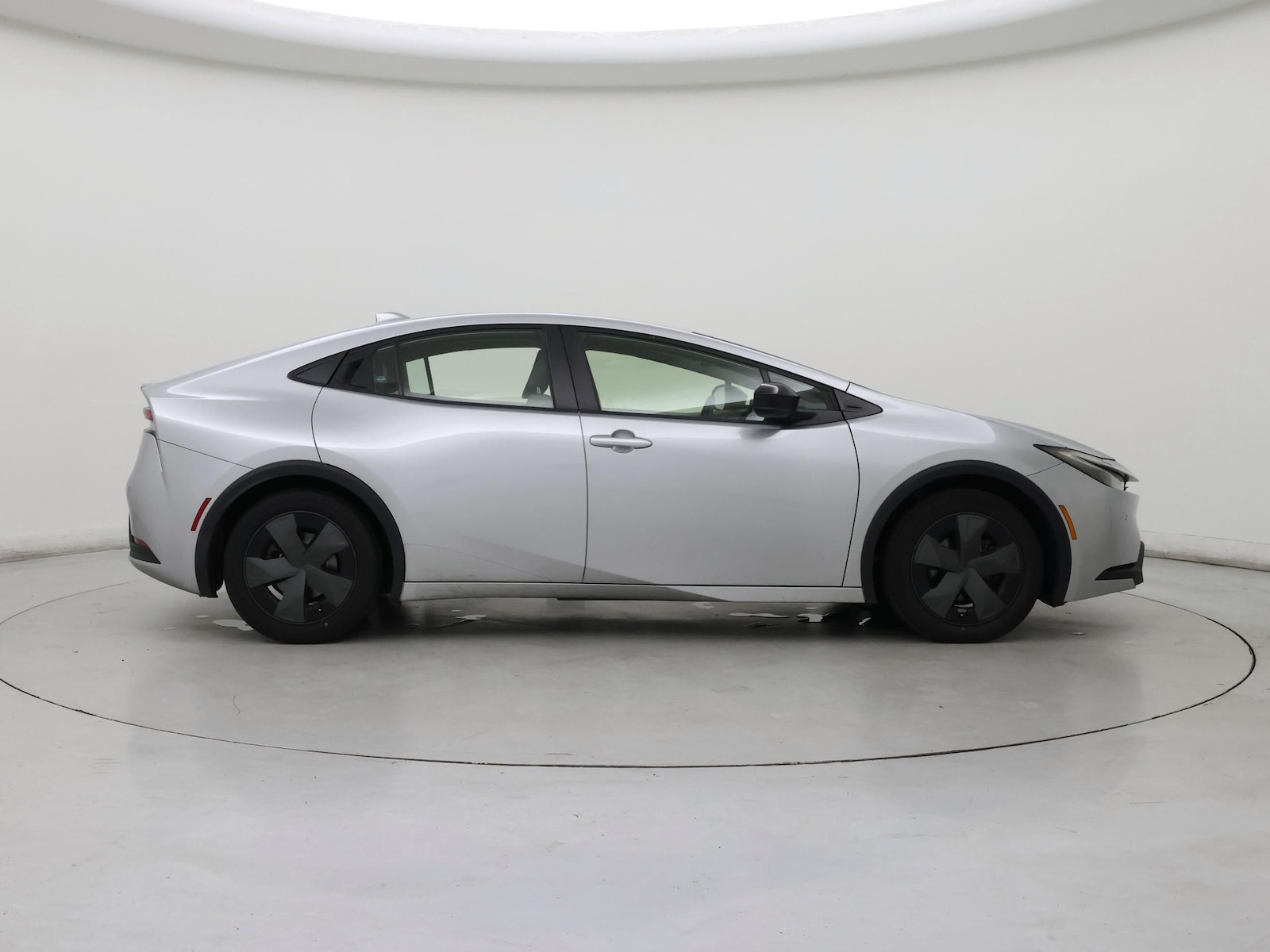 2023 Toyota Prius LE - Photo 8