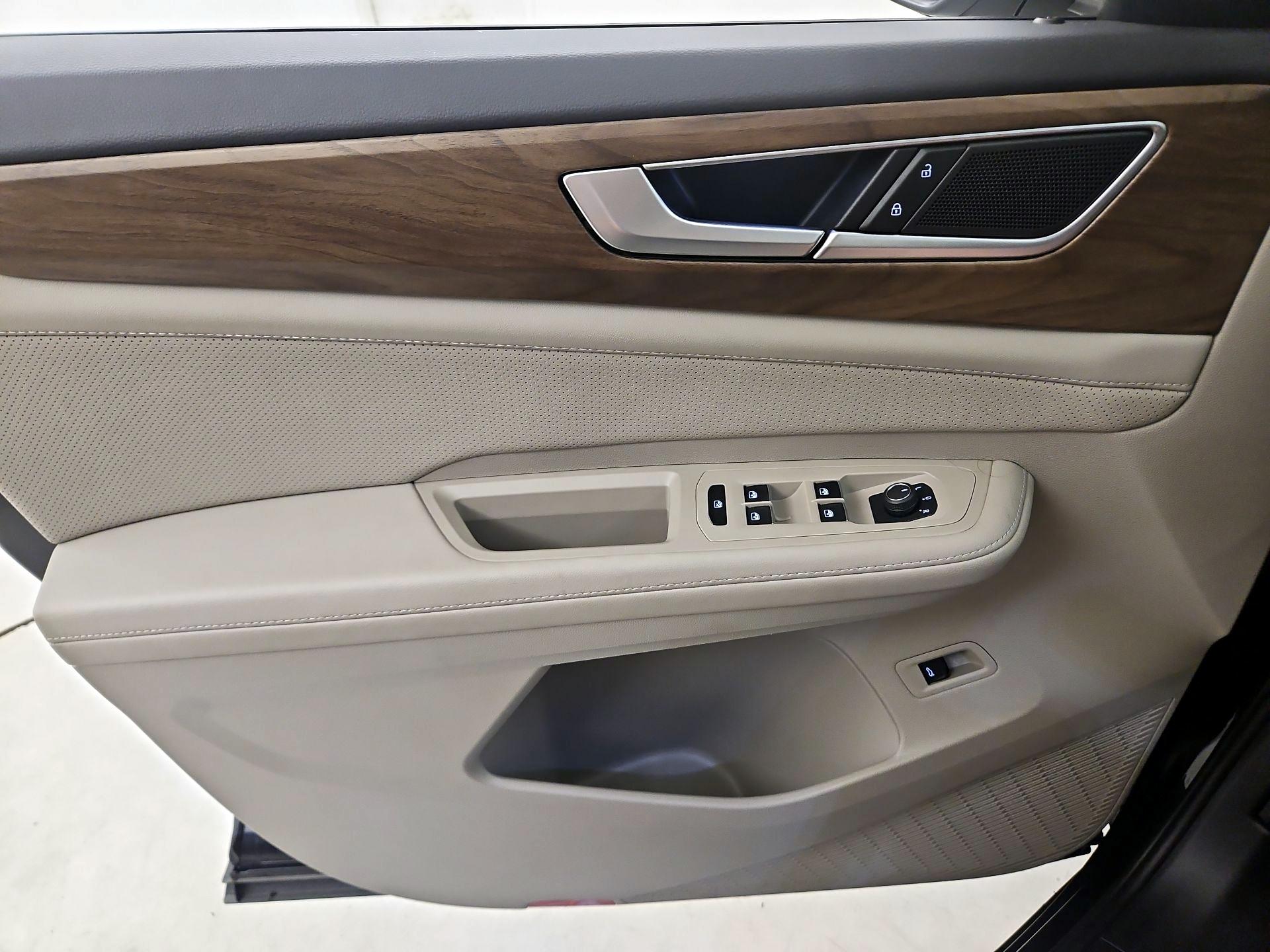 Thumbnail: 2025 Volkswagen Atlas - 12
