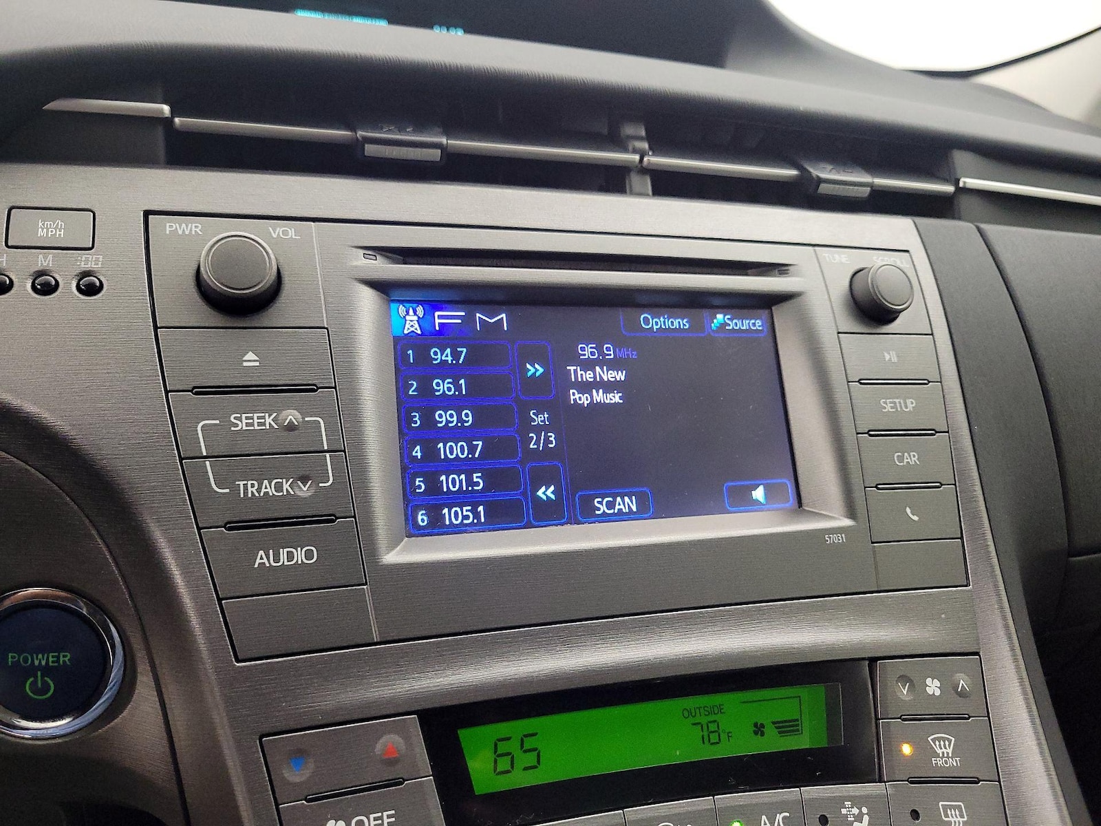2015 Toyota Prius Two - Photo 16