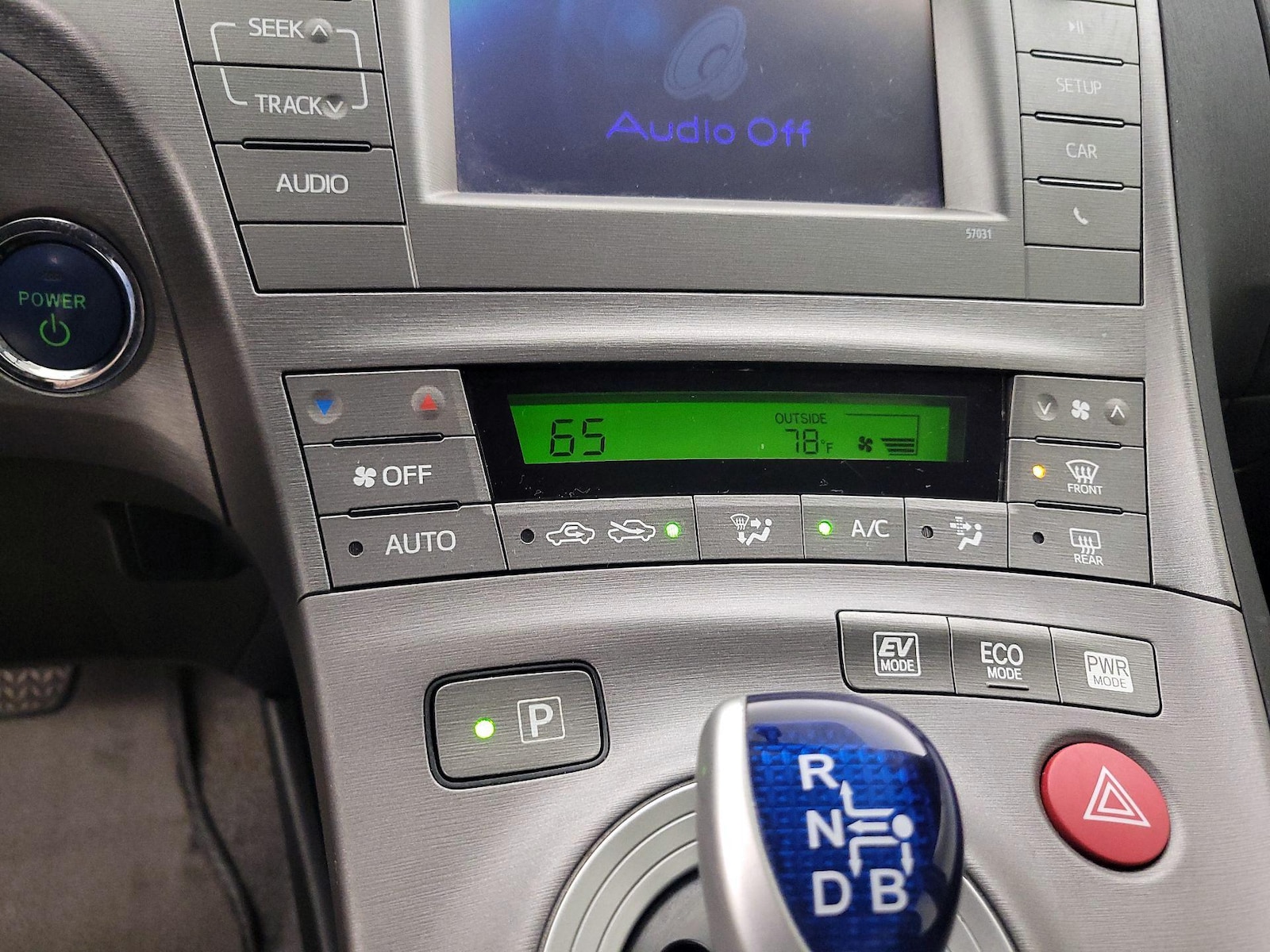 2015 Toyota Prius Two - Photo 17