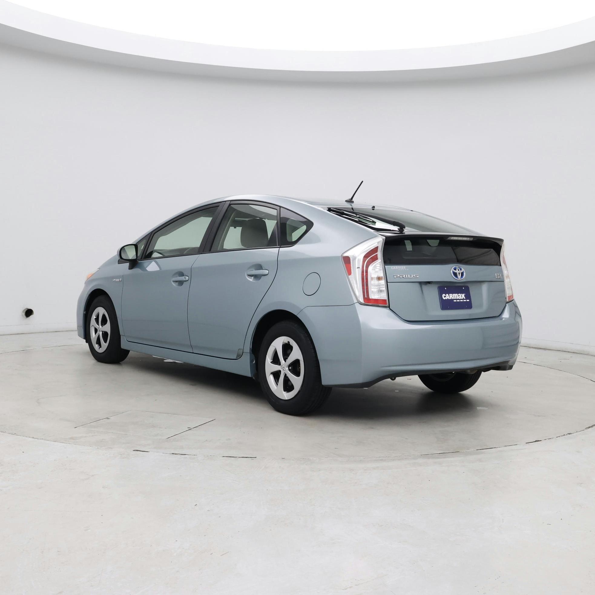 Thumbnail: 2015 Toyota Prius - 2