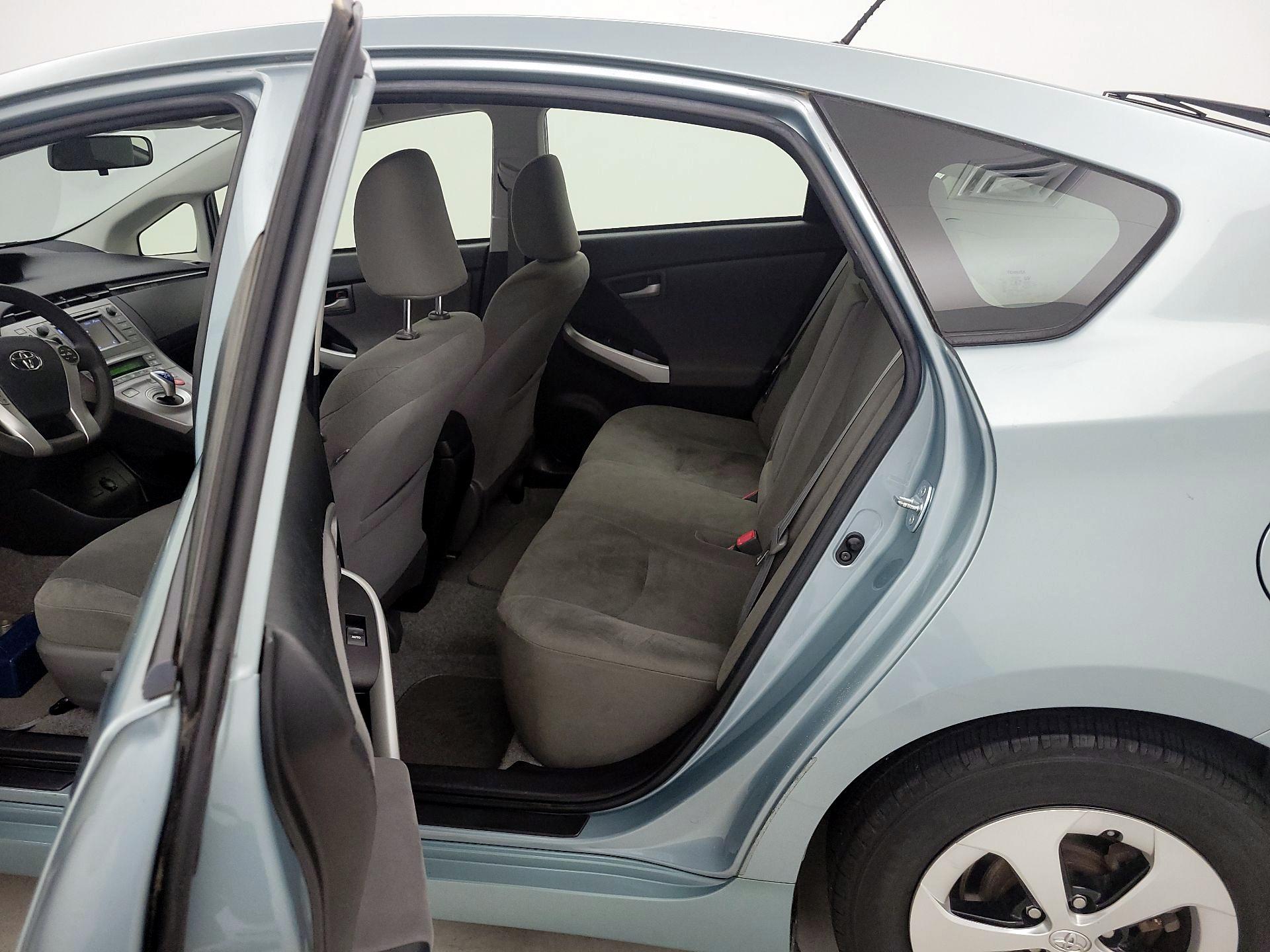 Thumbnail: 2015 Toyota Prius - 19