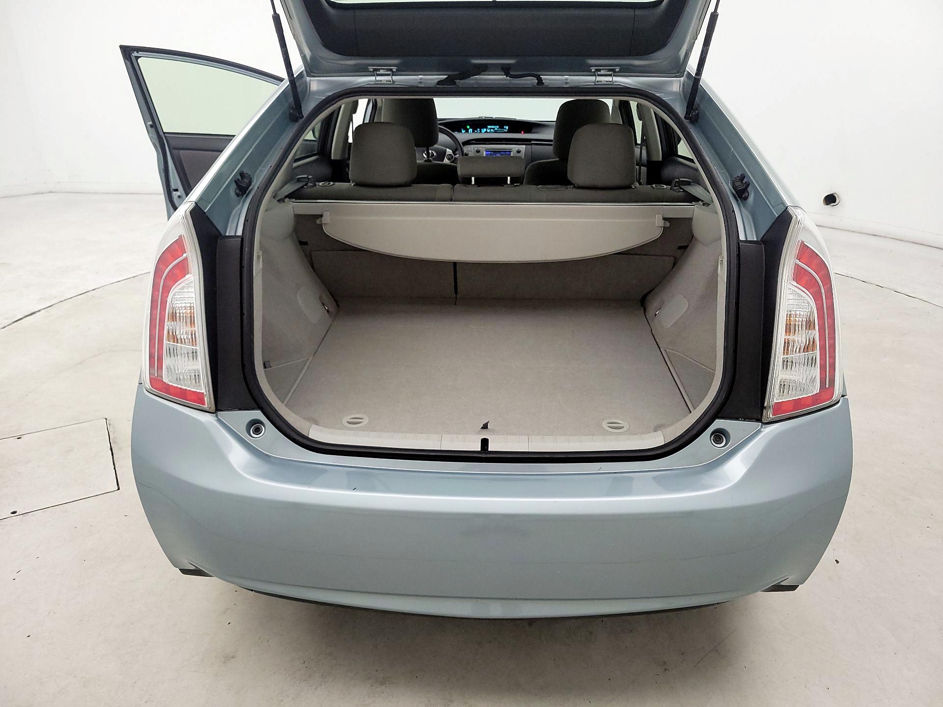 Thumbnail: 2015 Toyota Prius - 20